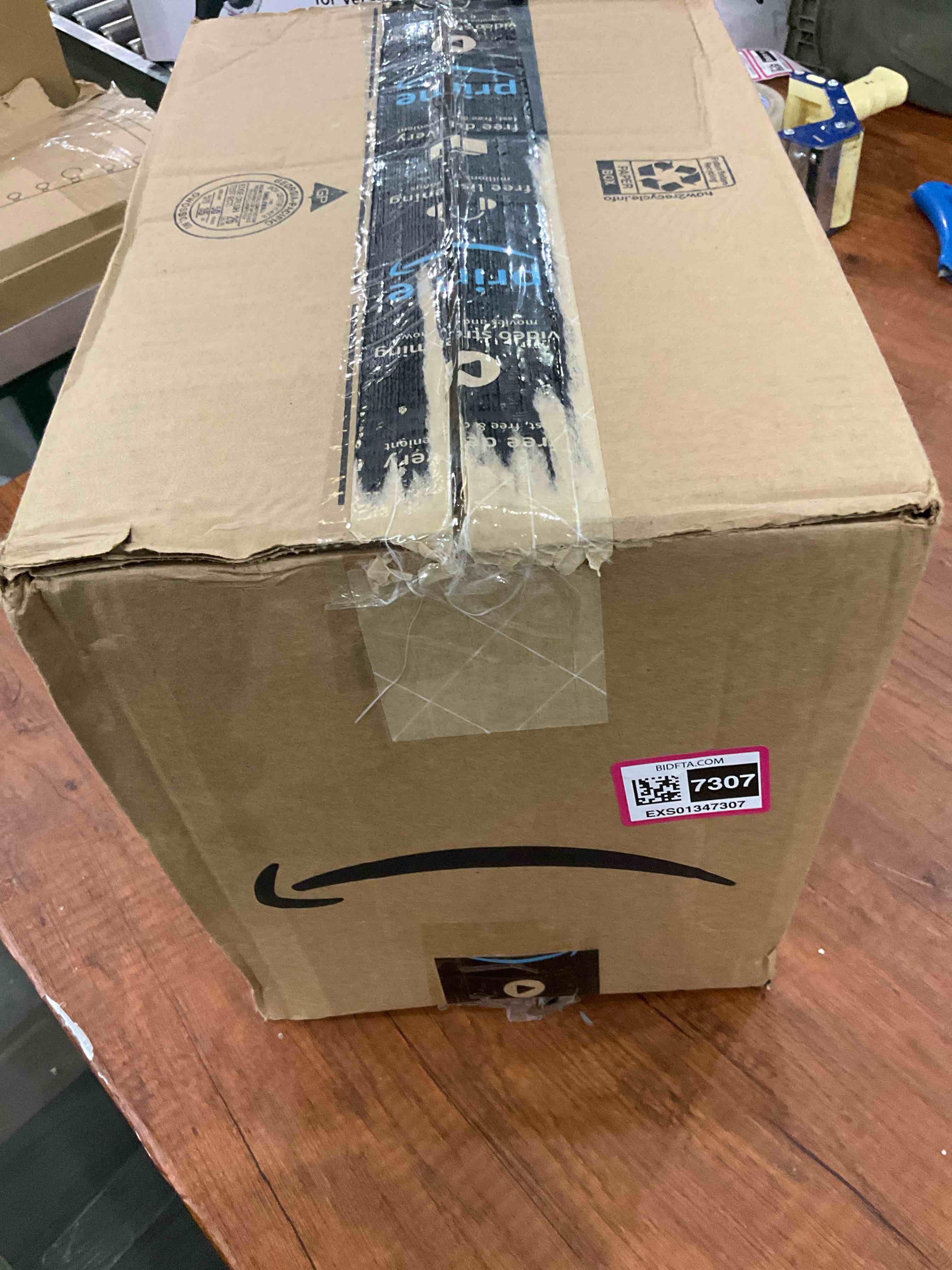 https://s3.amazonaws.com/lotting-images-prod/BargainHunt/EXS01347307_1712943620365.jpeg