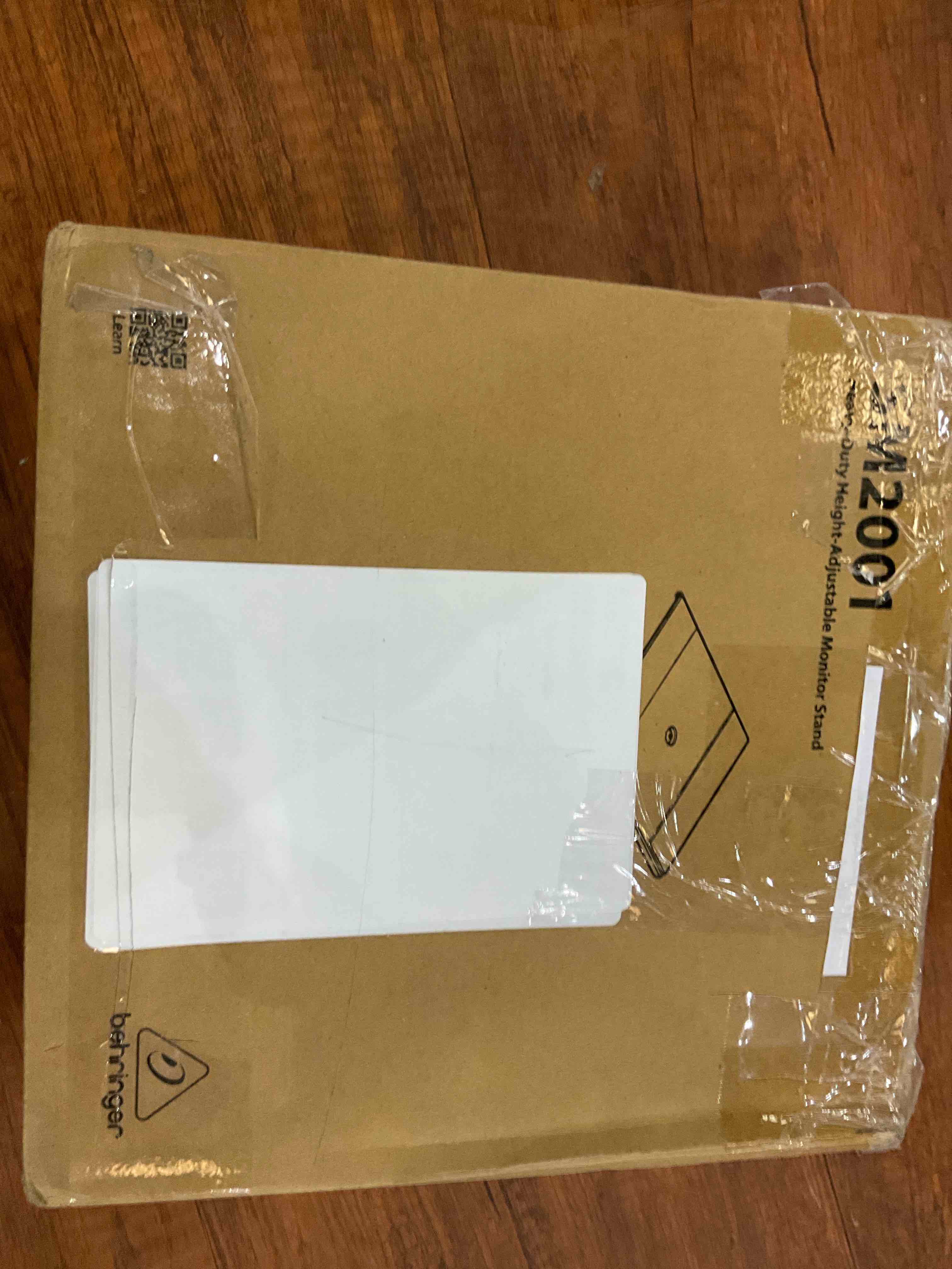 https://s3.amazonaws.com/lotting-images-prod/BargainHunt/EXS01347419_1713364378552.jpeg