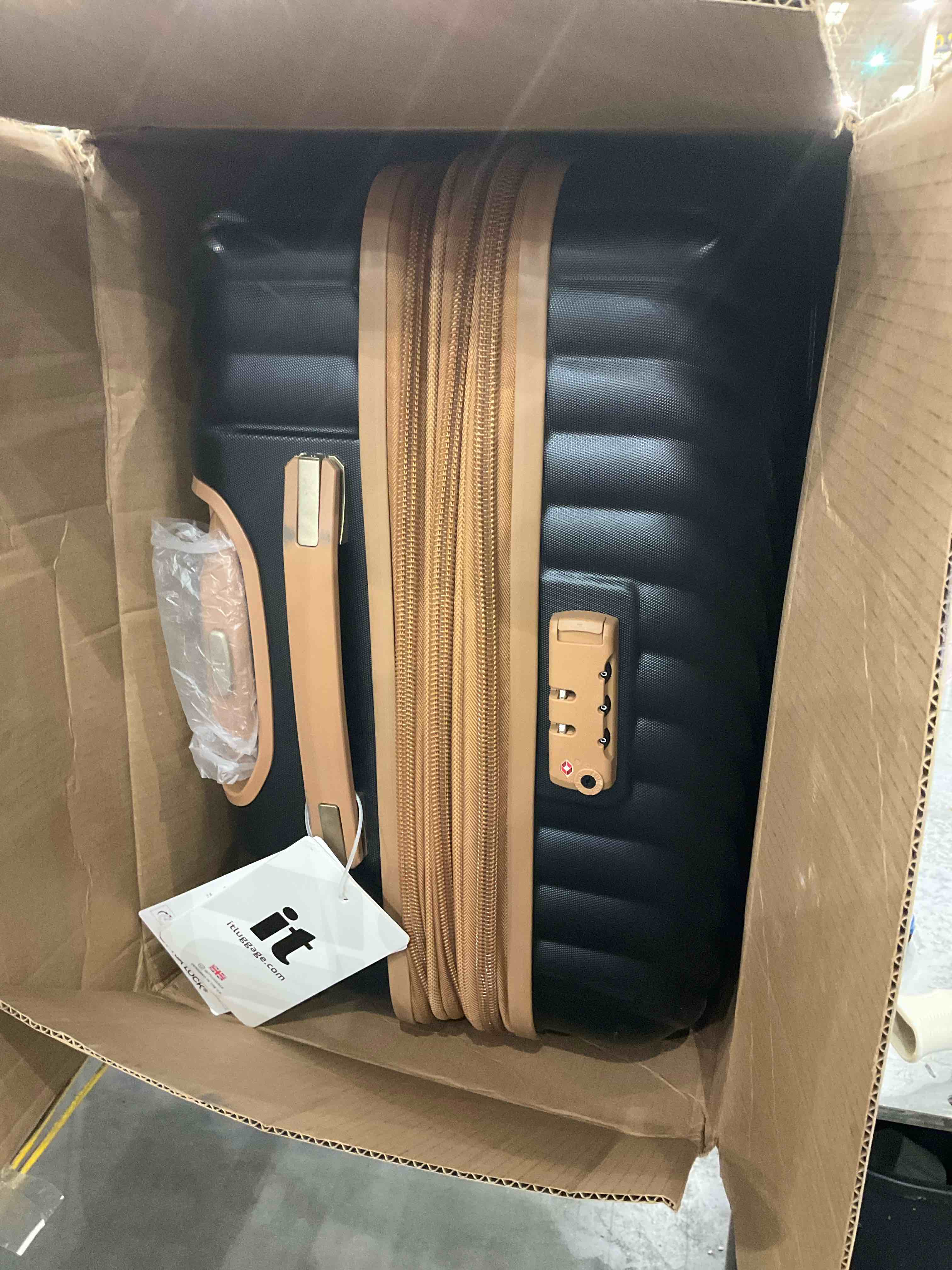 https://s3.amazonaws.com/lotting-images-prod/BargainHunt/EXS01347576_1709830389057.jpeg