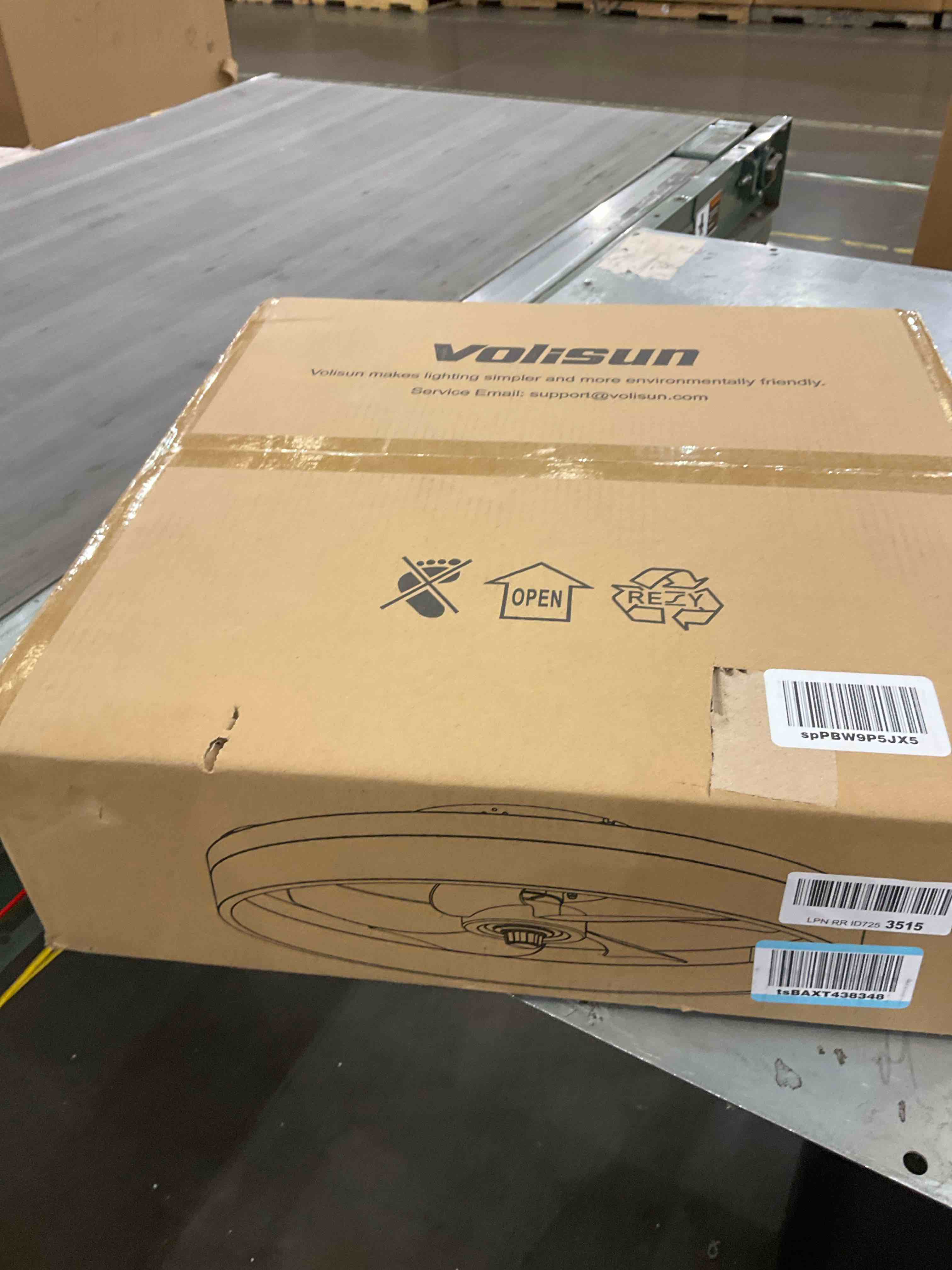 https://s3.amazonaws.com/lotting-images-prod/BargainHunt/EXS01347588_1709834162435.jpeg