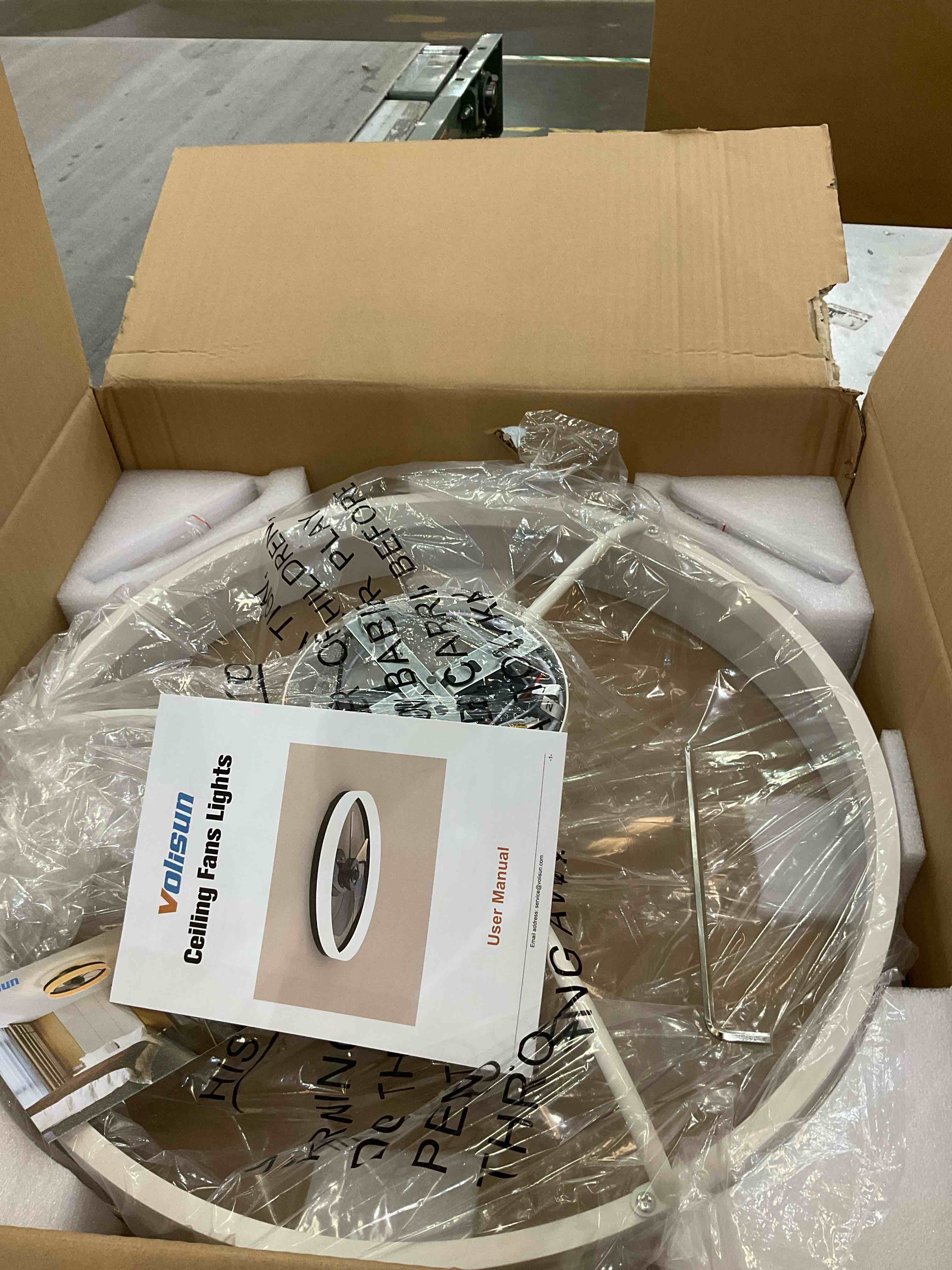 https://s3.amazonaws.com/lotting-images-prod/BargainHunt/EXS01347588_1709834196421.jpeg
