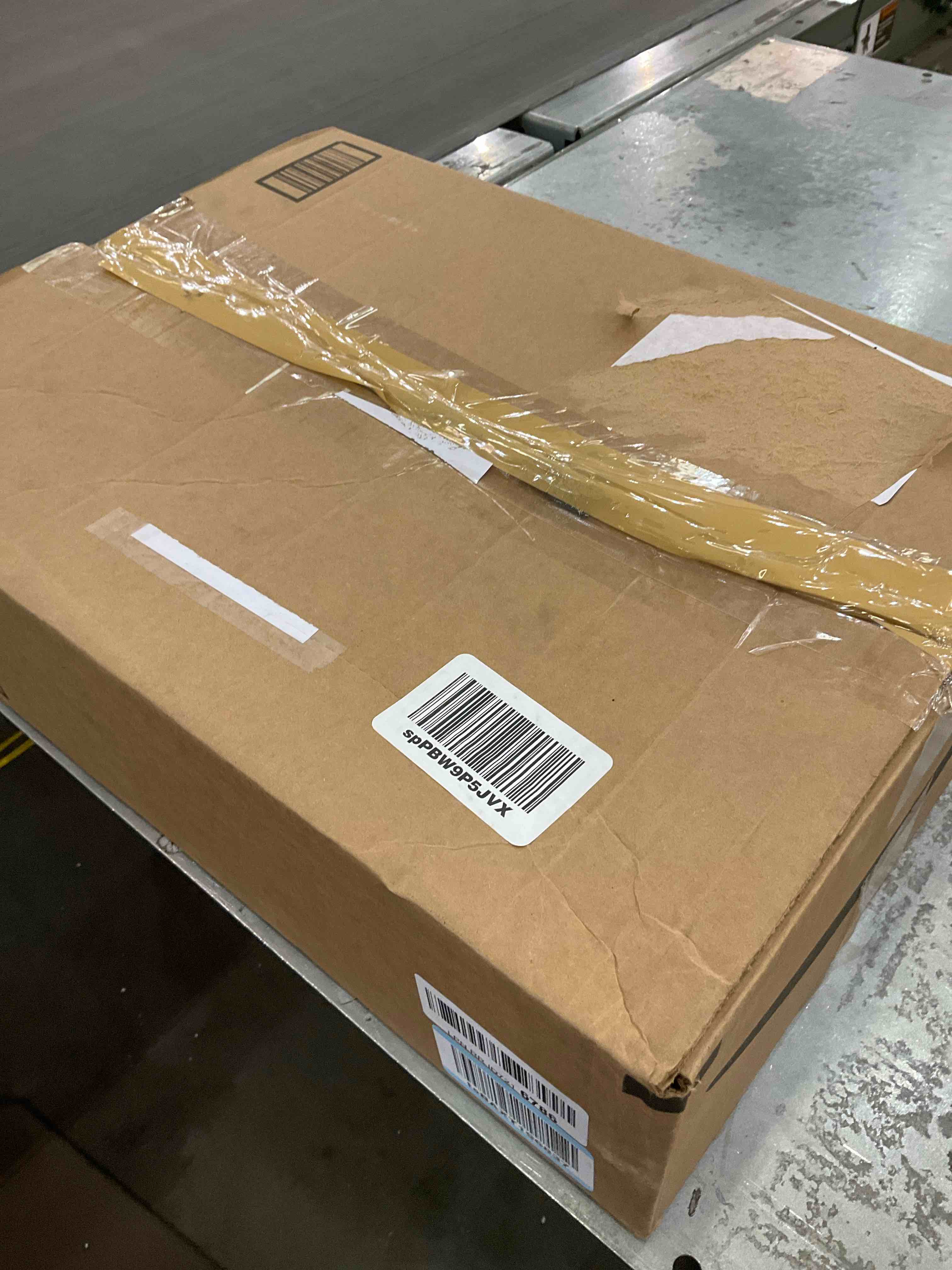 https://s3.amazonaws.com/lotting-images-prod/BargainHunt/EXS01347591_1709834506819.jpeg