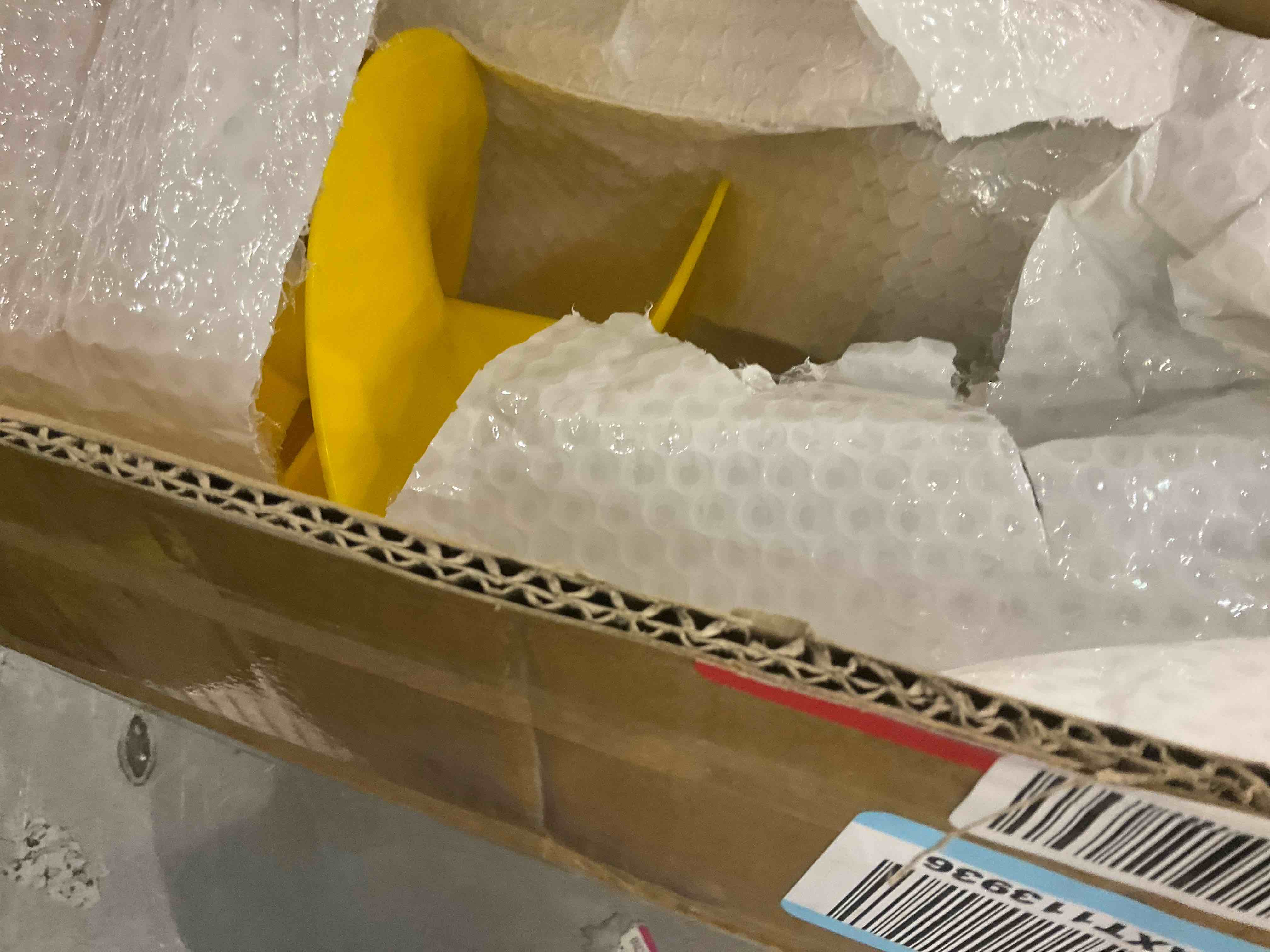 https://s3.amazonaws.com/lotting-images-prod/BargainHunt/EXS01347665_1709902902901.jpeg
