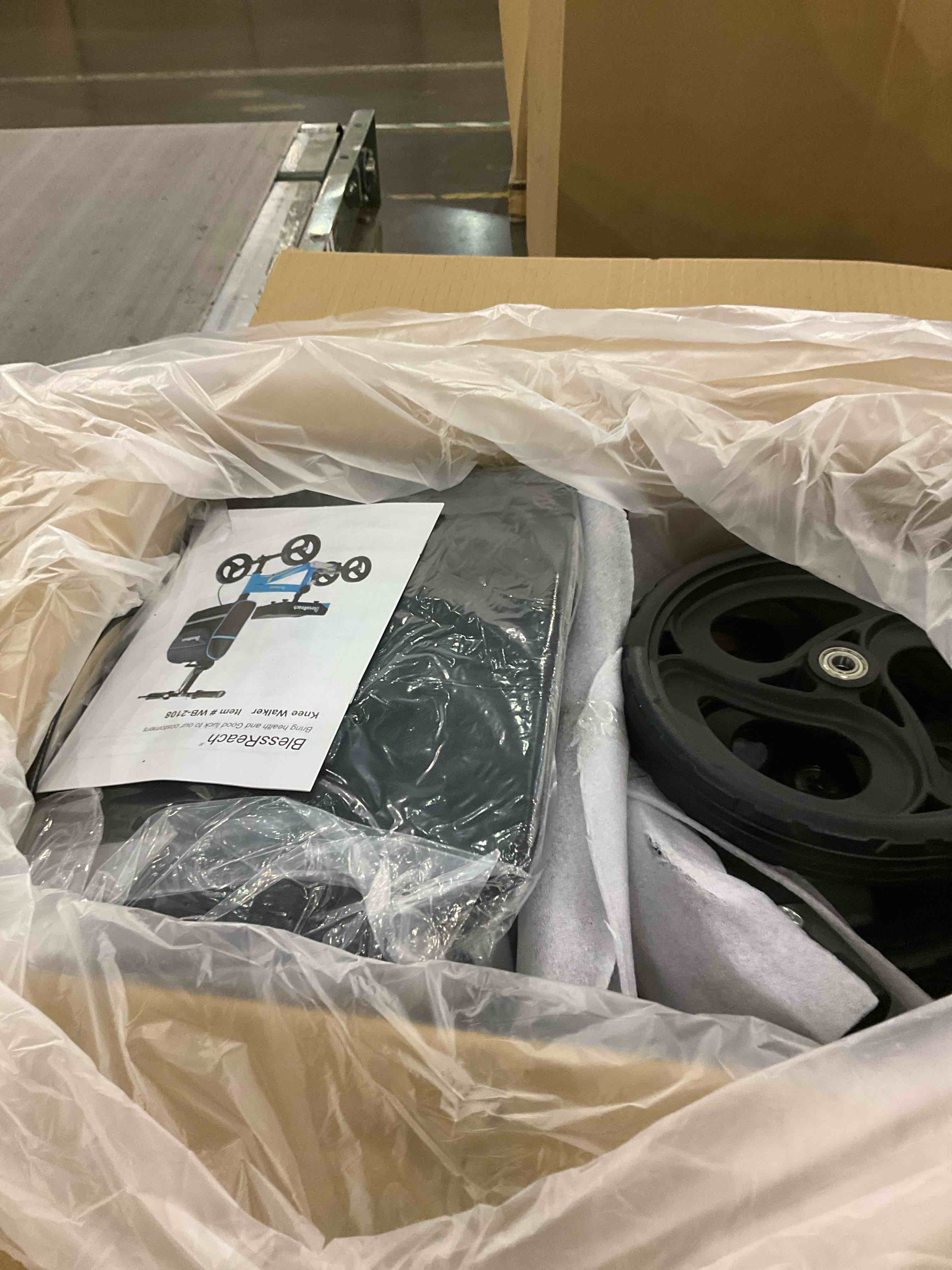 https://s3.amazonaws.com/lotting-images-prod/BargainHunt/EXS01347672_1709903866384.jpeg