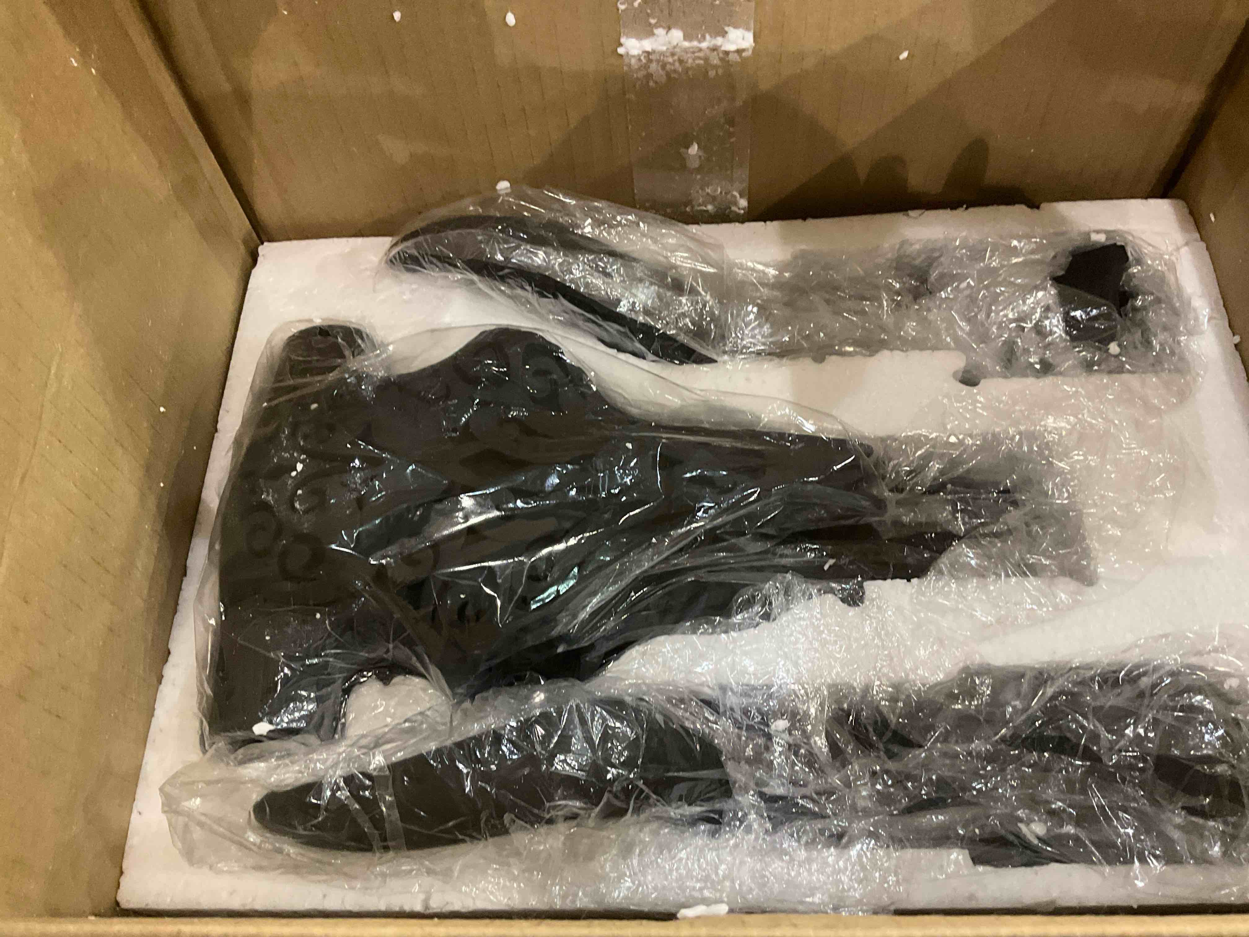 https://s3.amazonaws.com/lotting-images-prod/BargainHunt/EXS01347673_1709903991180.jpeg