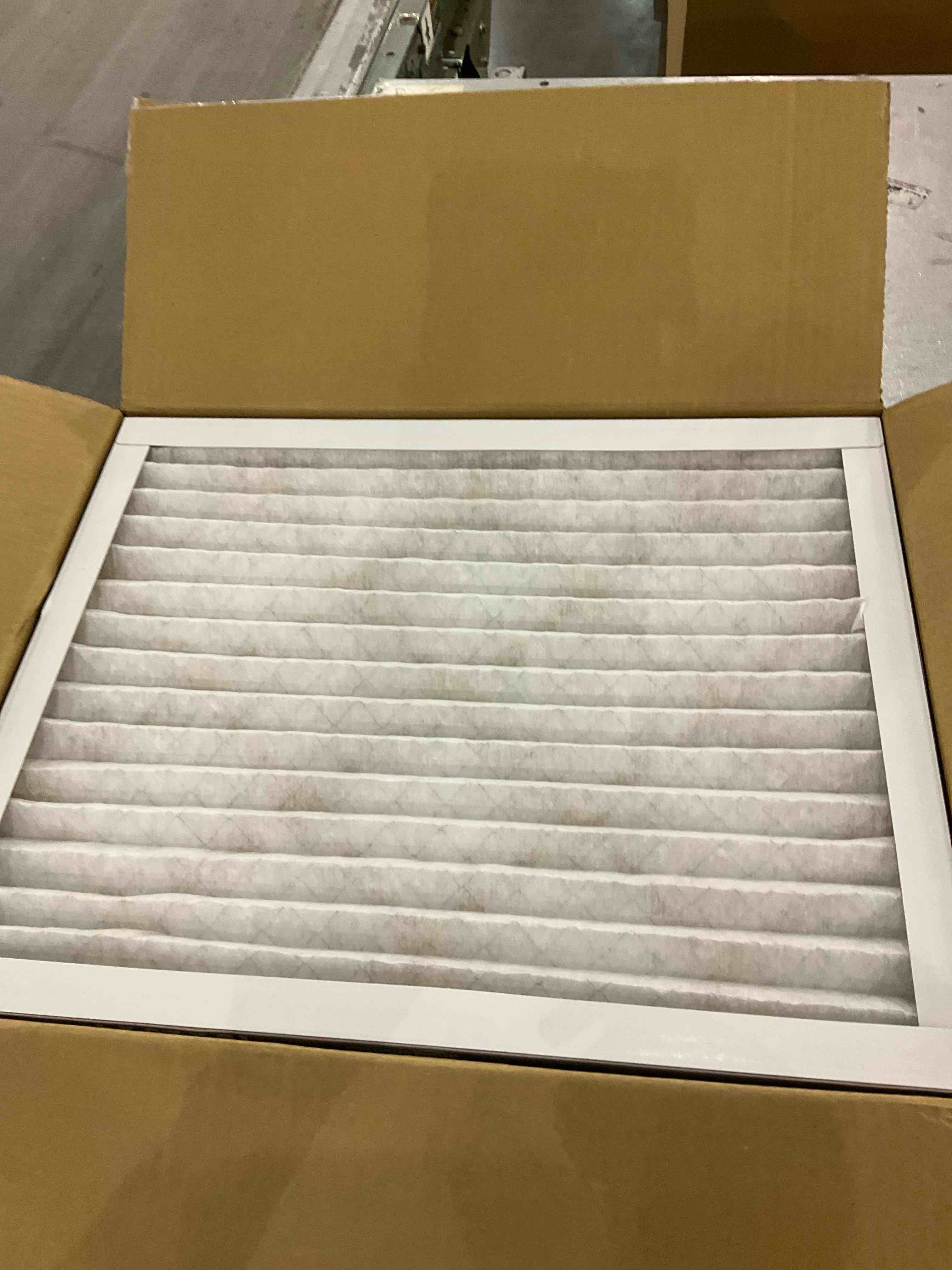 https://s3.amazonaws.com/lotting-images-prod/BargainHunt/EXS01347674_1709904090962.jpeg