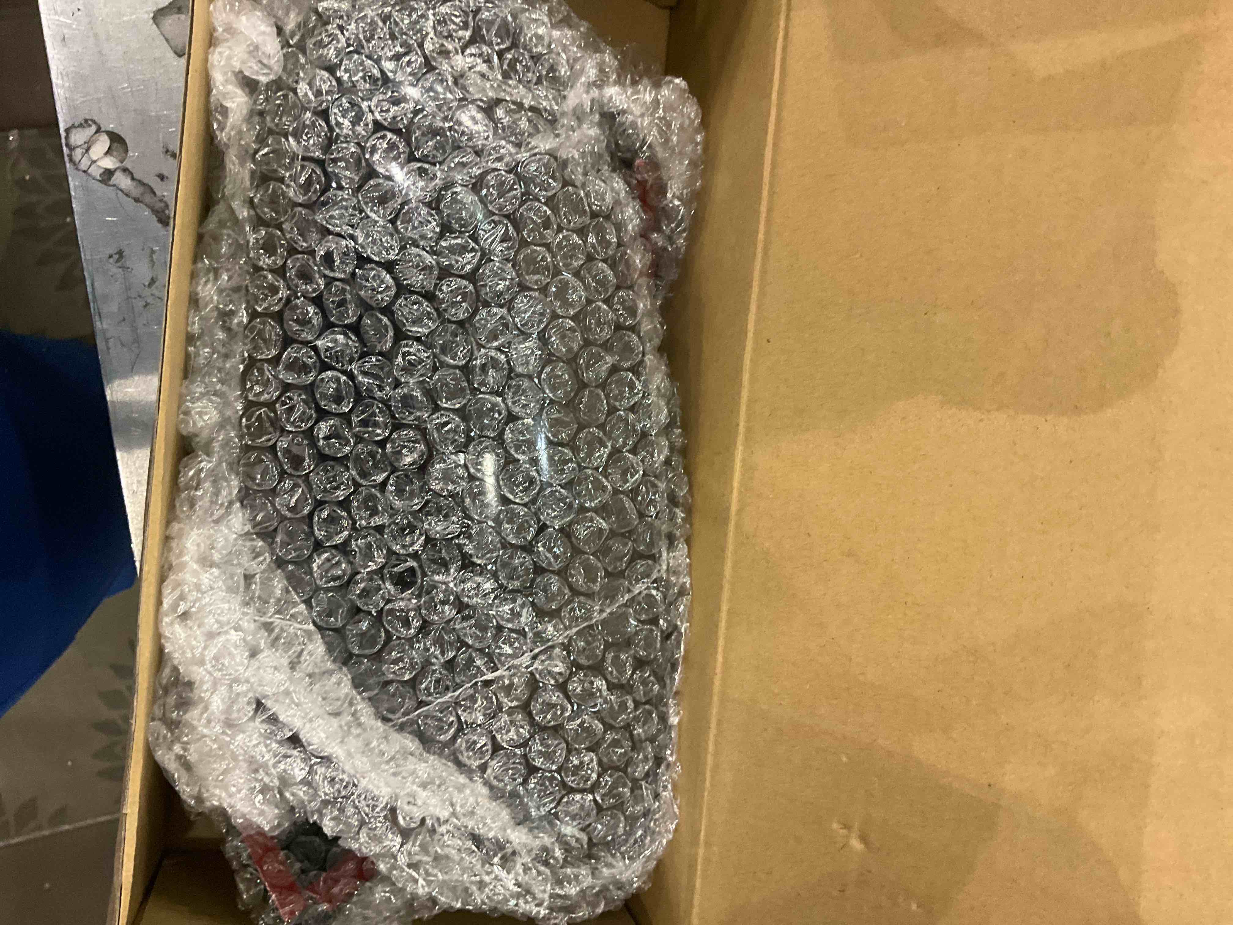 https://s3.amazonaws.com/lotting-images-prod/BargainHunt/EXS01347761_1709915008150.jpeg