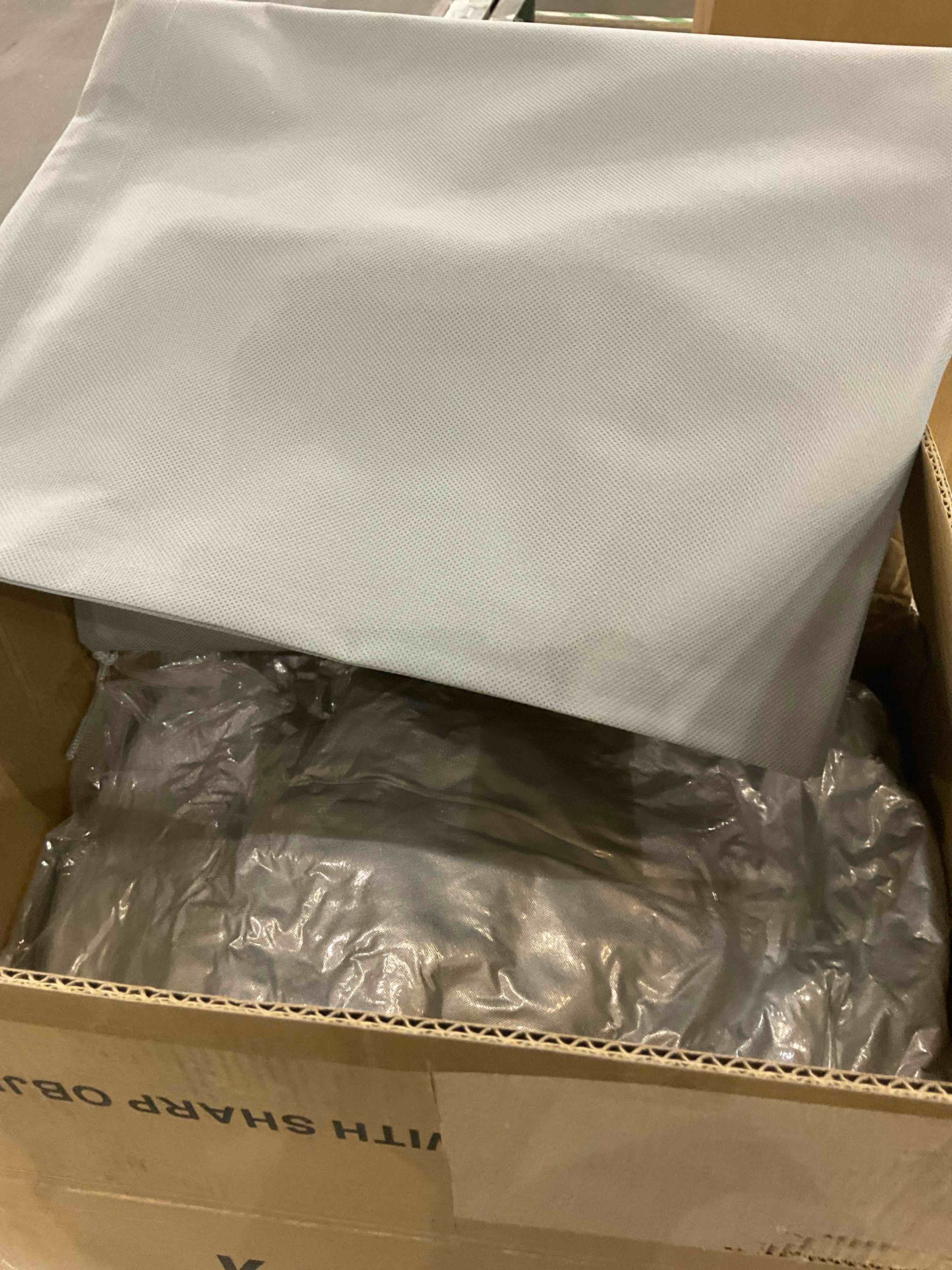 https://s3.amazonaws.com/lotting-images-prod/BargainHunt/EXS01347780_1709916851822.jpeg