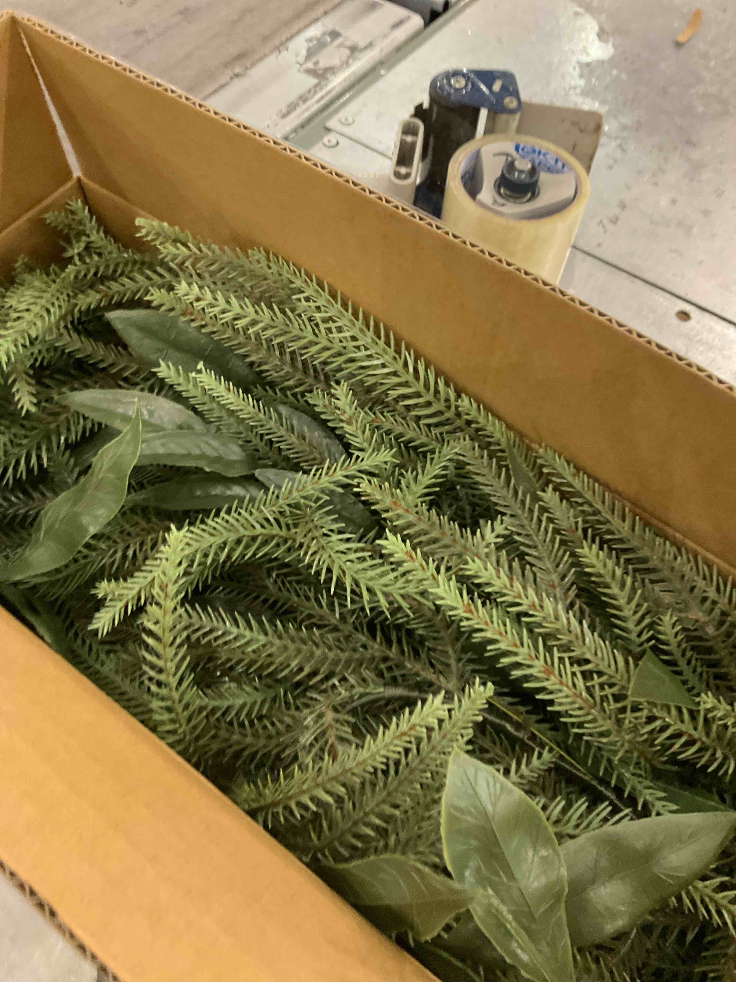 https://s3.amazonaws.com/lotting-images-prod/BargainHunt/EXS01347792_1709920760225.jpeg