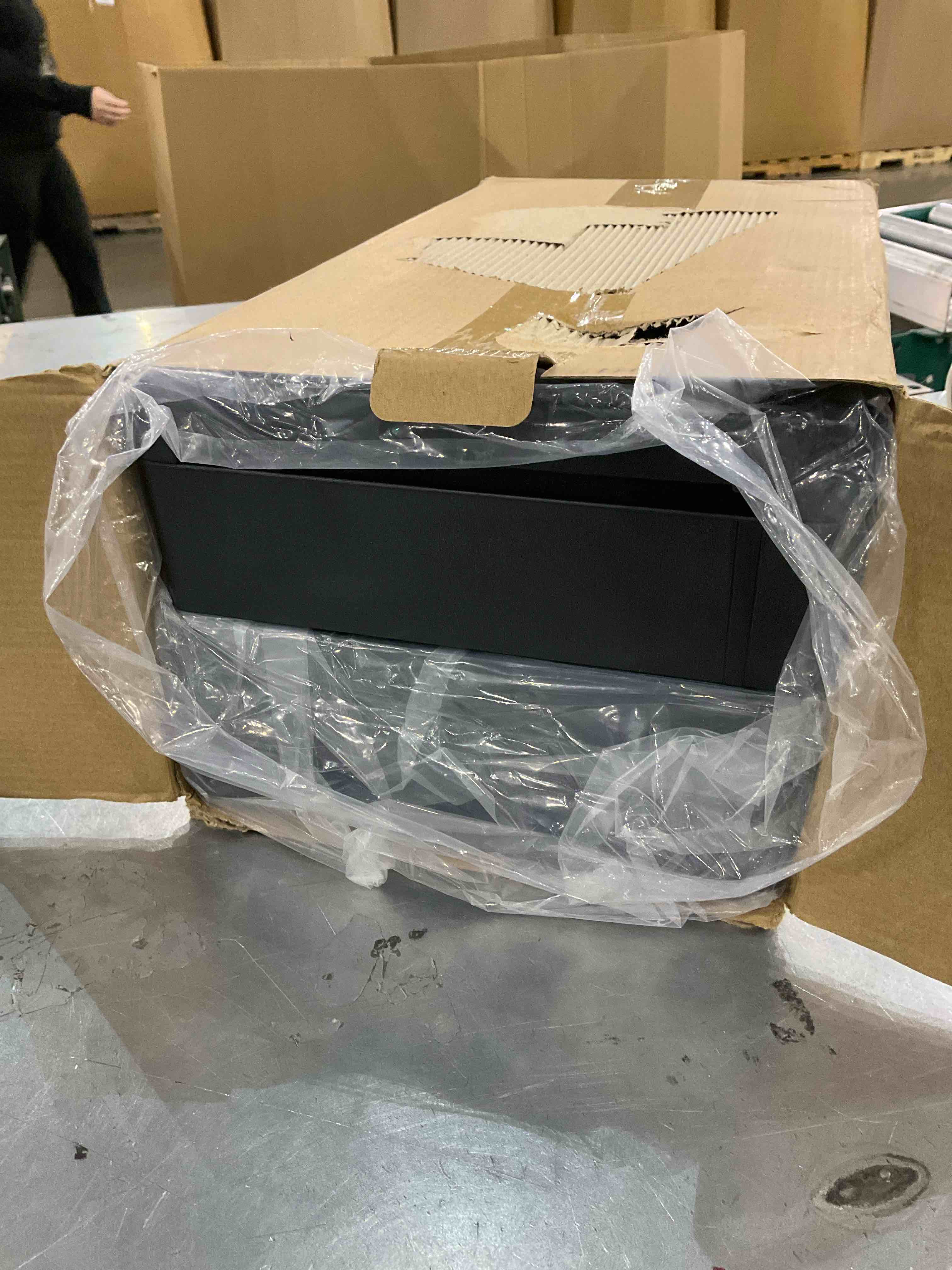 https://s3.amazonaws.com/lotting-images-prod/BargainHunt/EXS01347877_1710157637586.jpeg