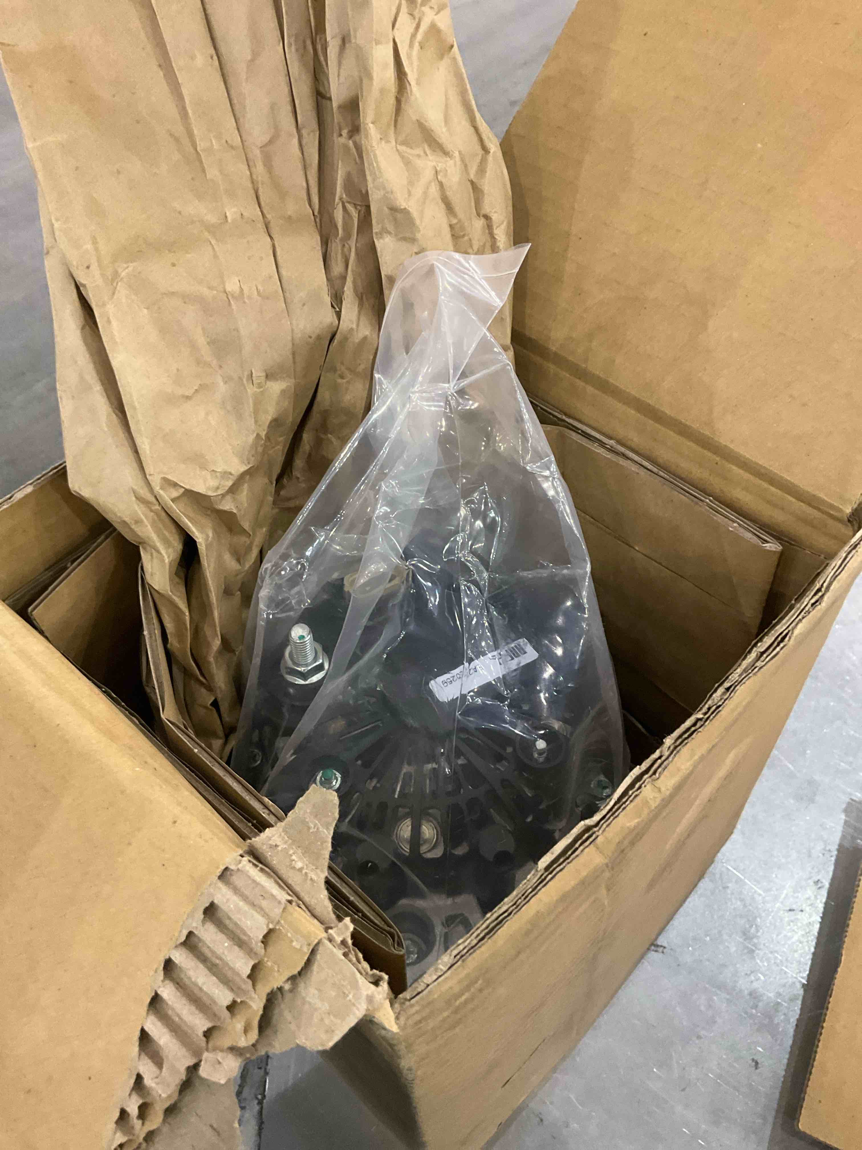 https://s3.amazonaws.com/lotting-images-prod/BargainHunt/EXS01347908_1710160891982.jpeg