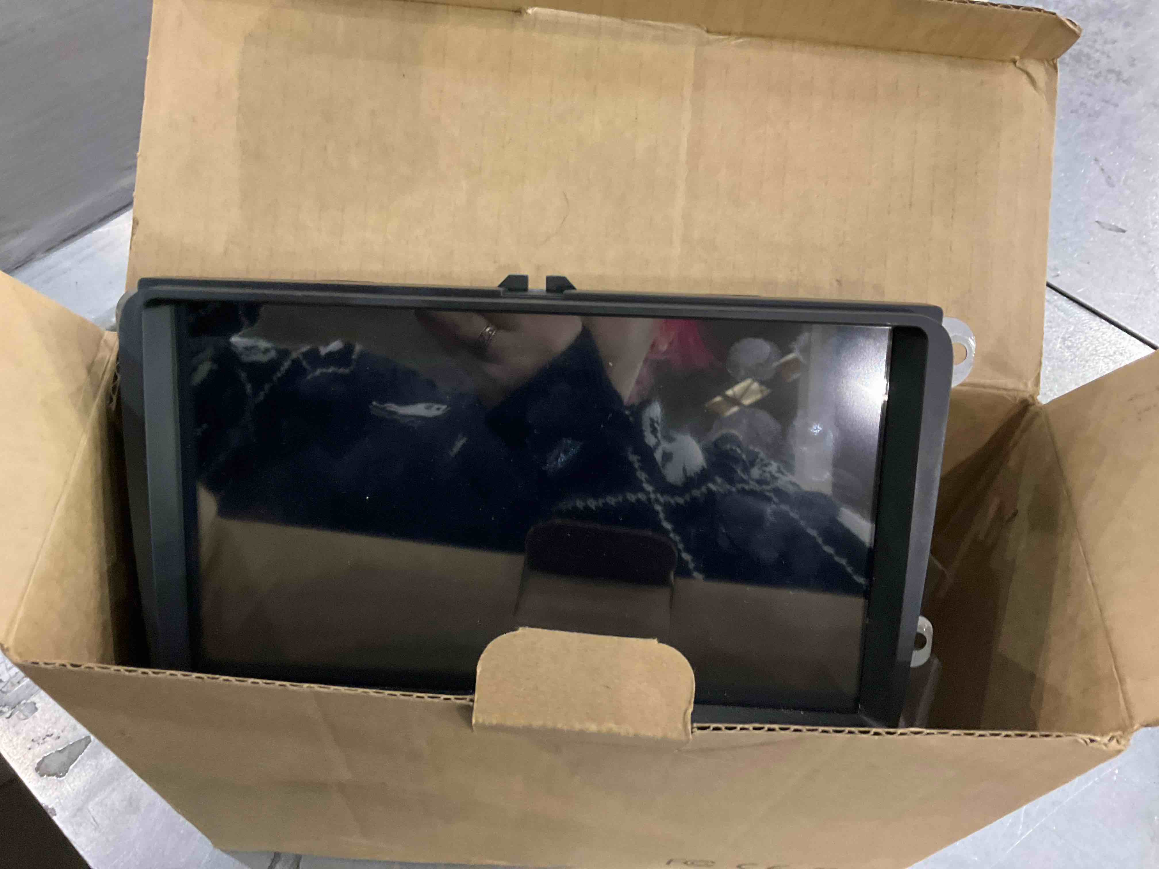 https://s3.amazonaws.com/lotting-images-prod/BargainHunt/EXS01347910_1710161046008.jpeg