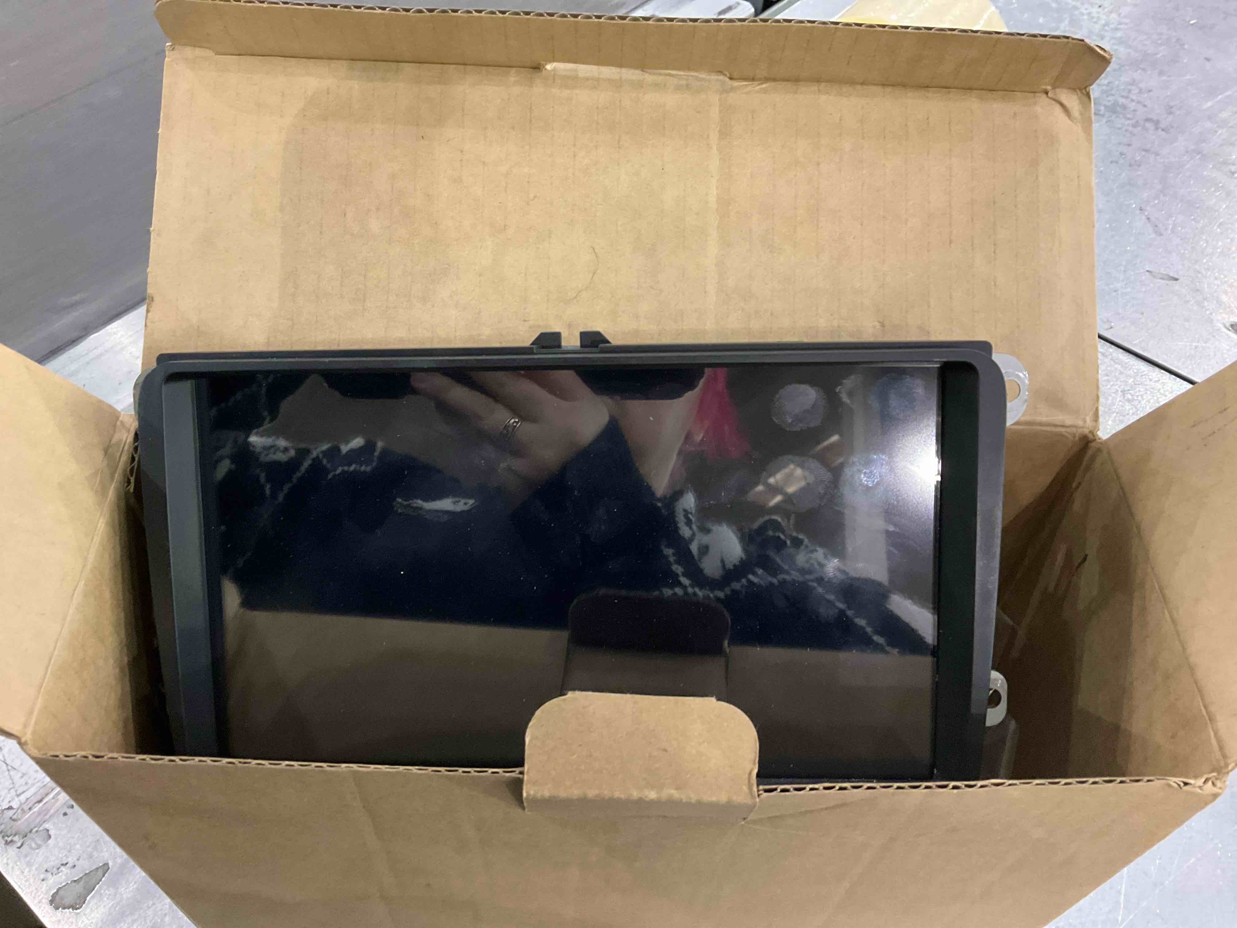 https://s3.amazonaws.com/lotting-images-prod/BargainHunt/EXS01347910_1710161048515.jpeg