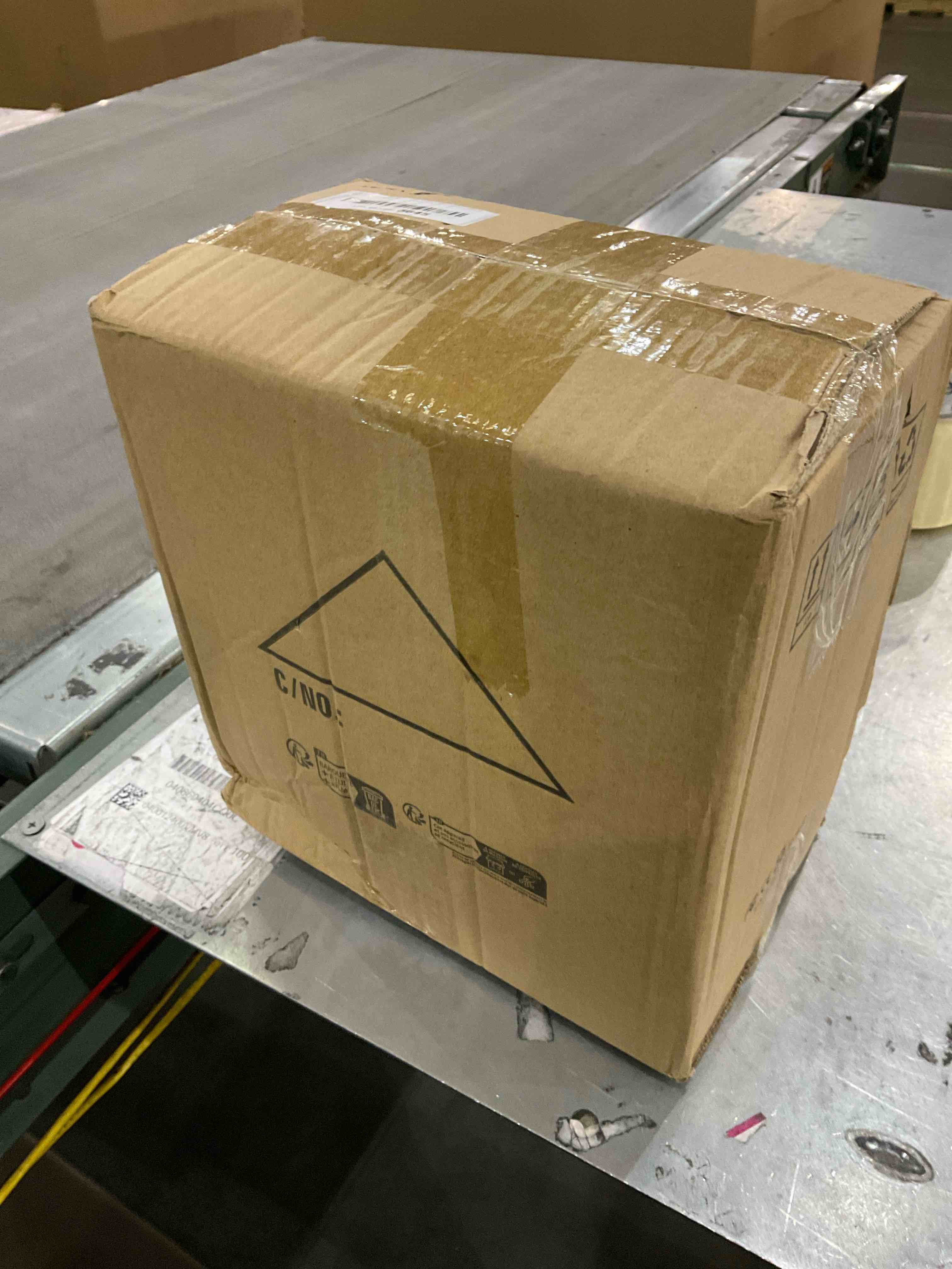 https://s3.amazonaws.com/lotting-images-prod/BargainHunt/EXS01347913_1710161227947.jpeg