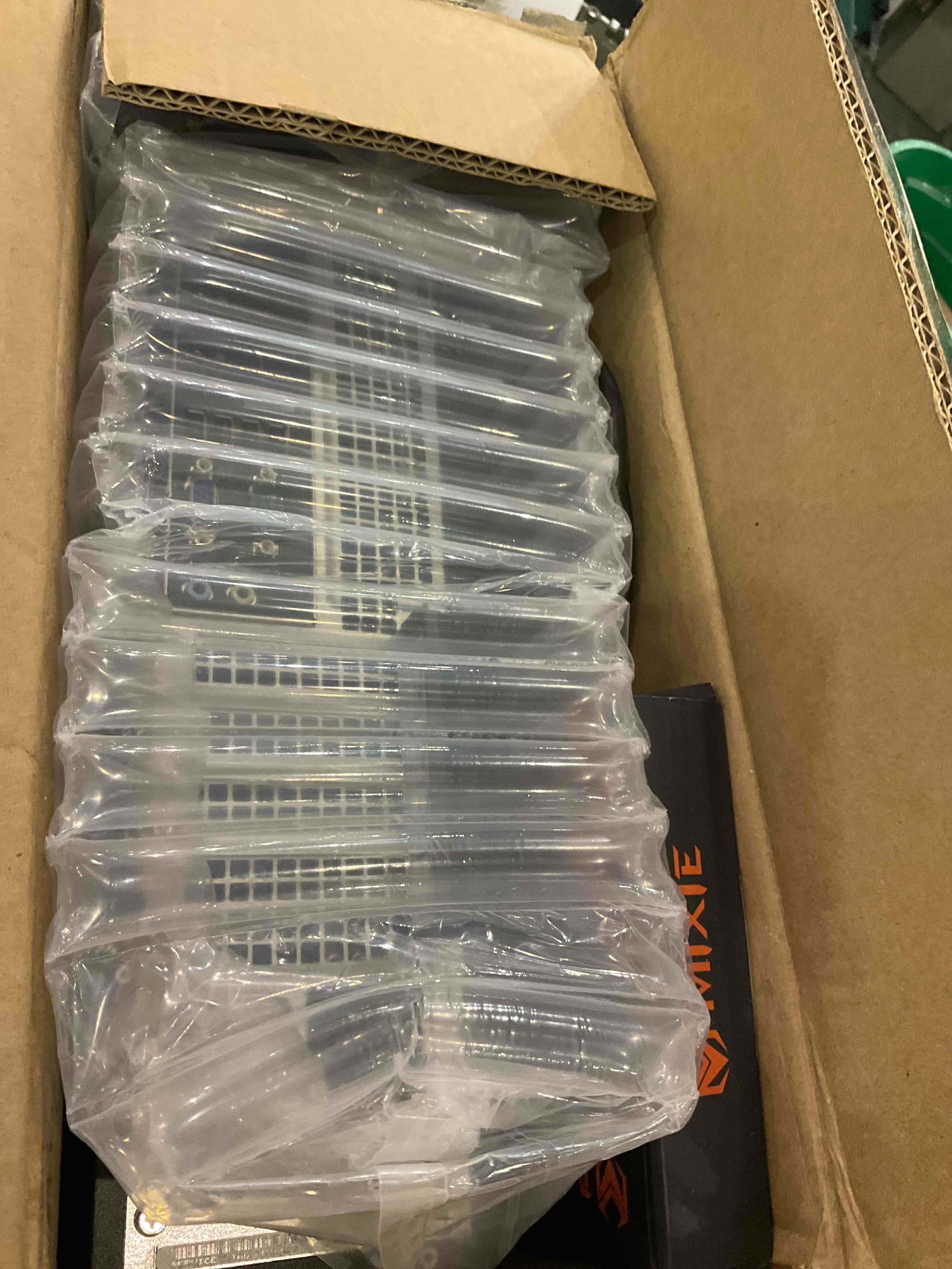 https://s3.amazonaws.com/lotting-images-prod/BargainHunt/EXS01348211_1710938359206.jpeg