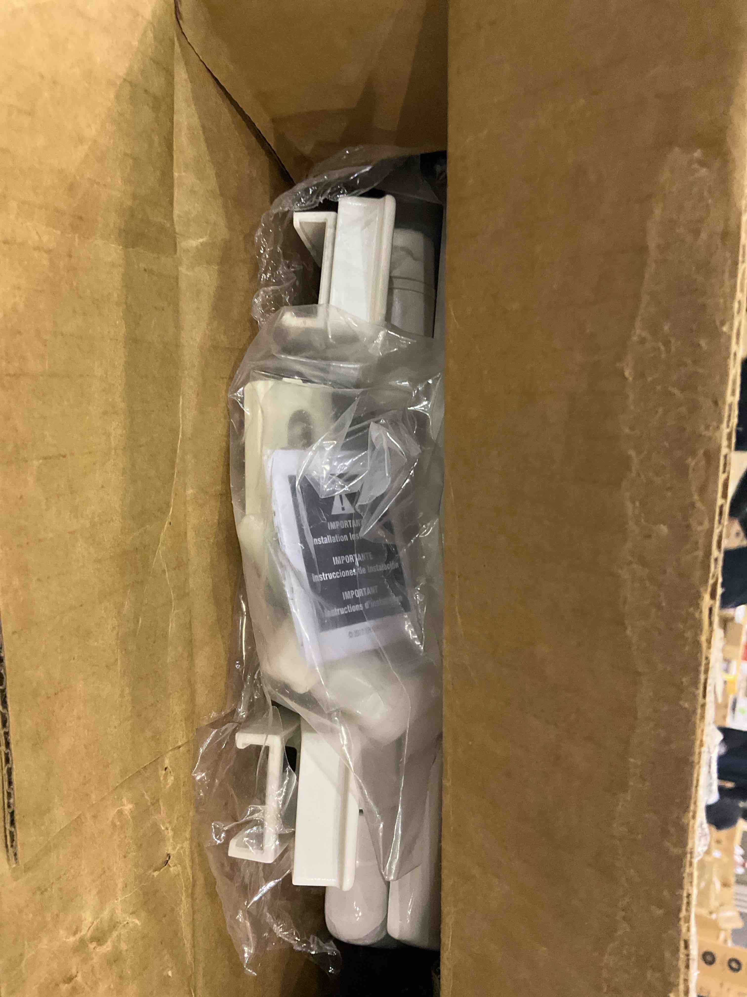 https://s3.amazonaws.com/lotting-images-prod/BargainHunt/EXS01348214_1710938786018.jpeg