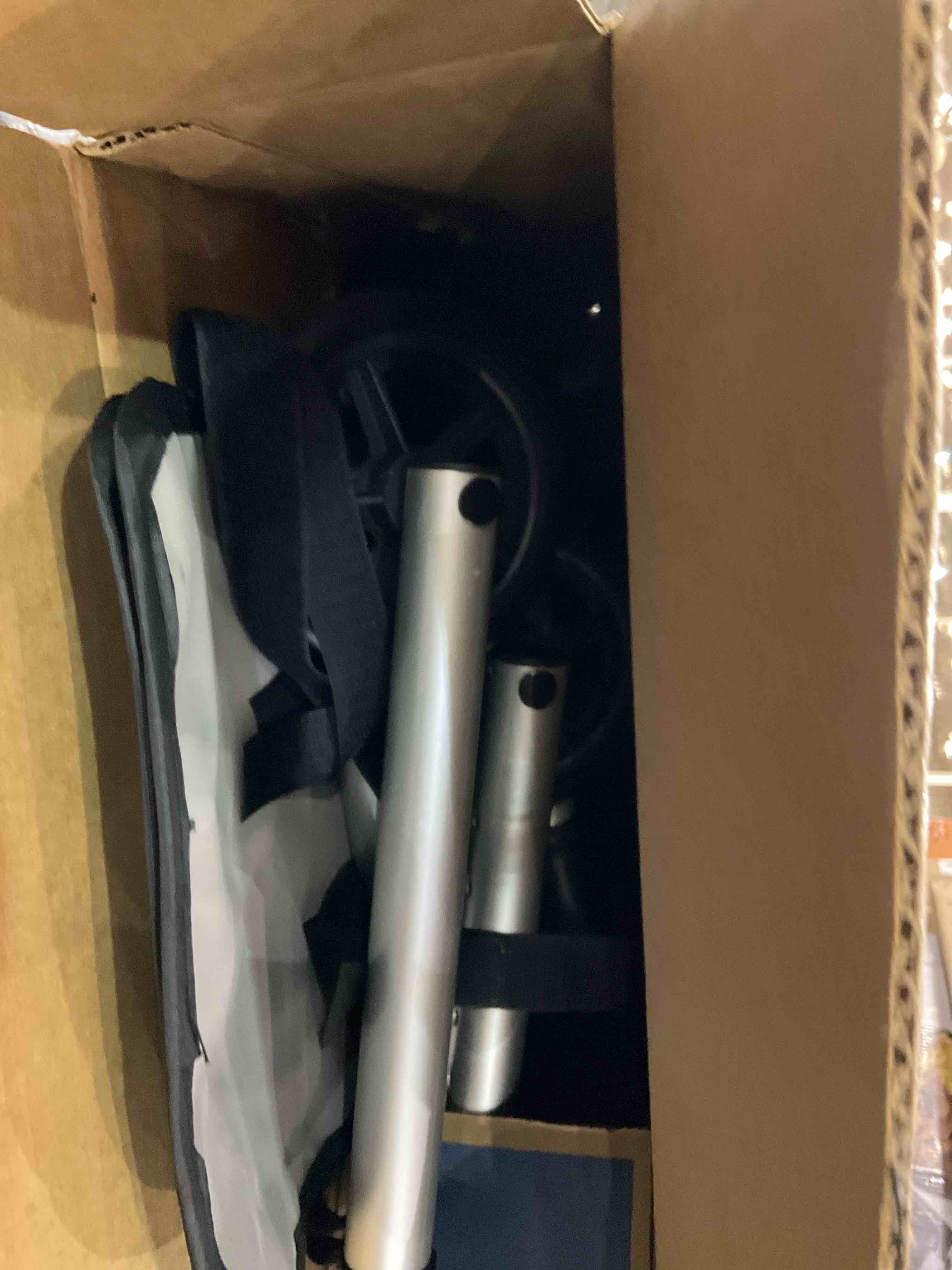 https://s3.amazonaws.com/lotting-images-prod/BargainHunt/EXS01348221_1710941442437.jpeg
