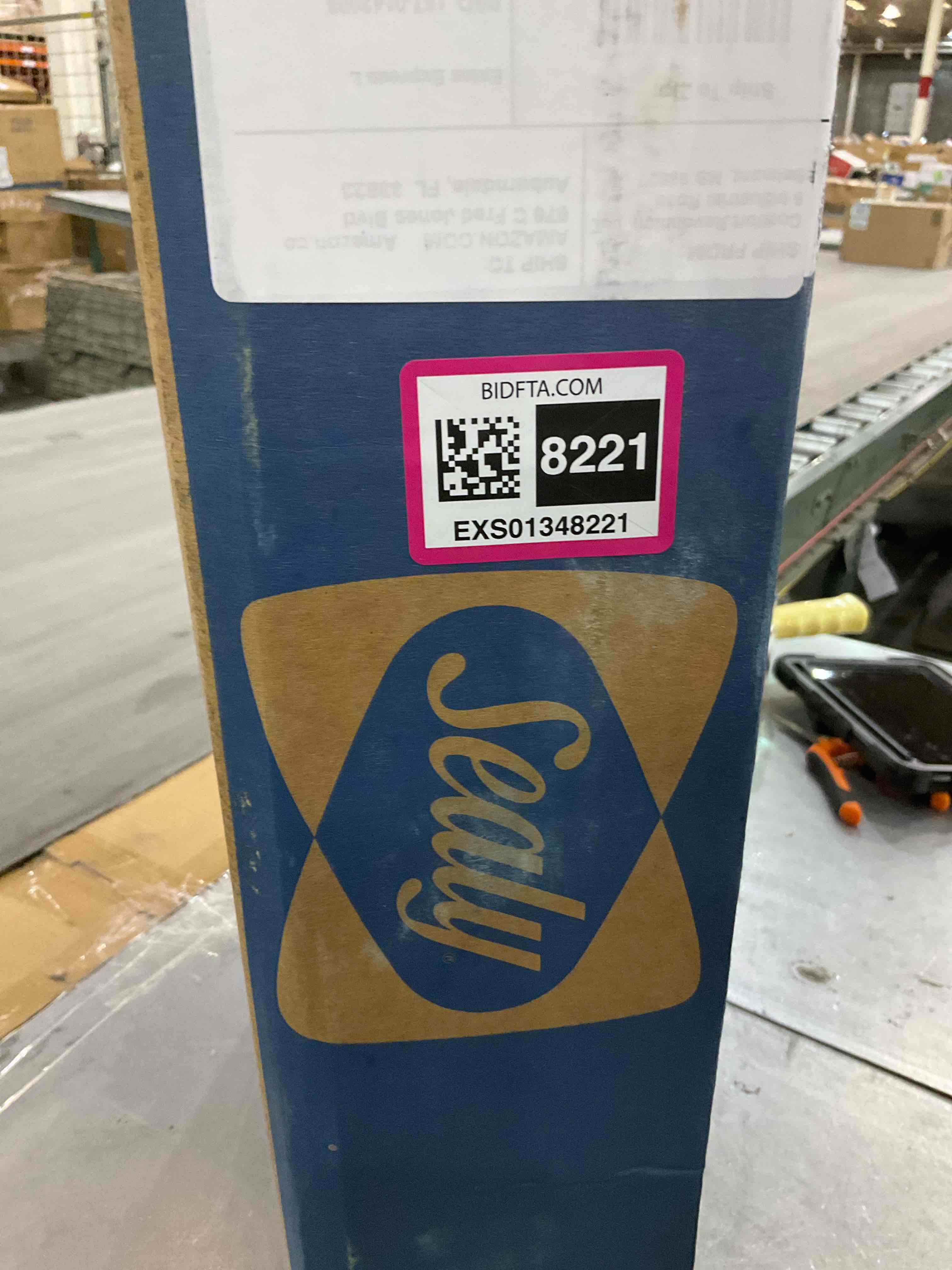 https://s3.amazonaws.com/lotting-images-prod/BargainHunt/EXS01348221_1710941471881.jpeg