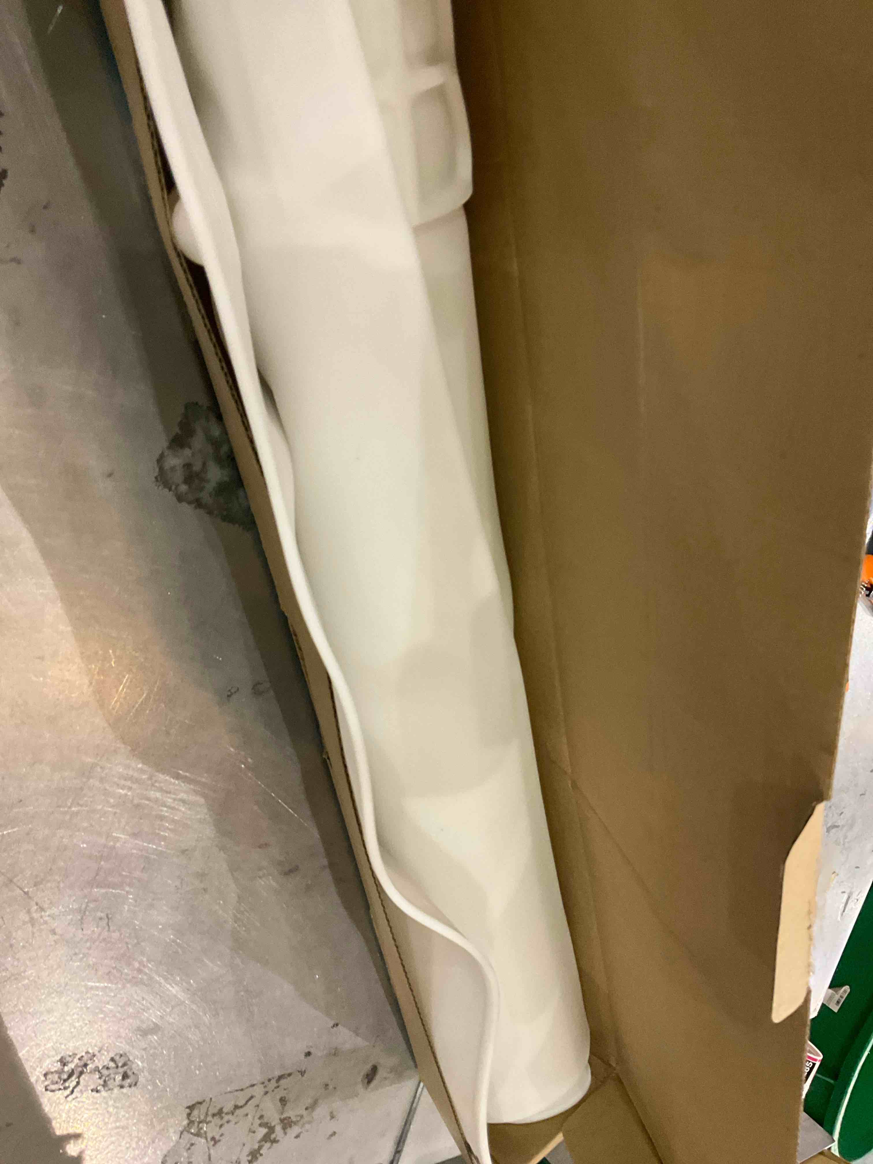 https://s3.amazonaws.com/lotting-images-prod/BargainHunt/EXS01348228_1710942282025.jpeg