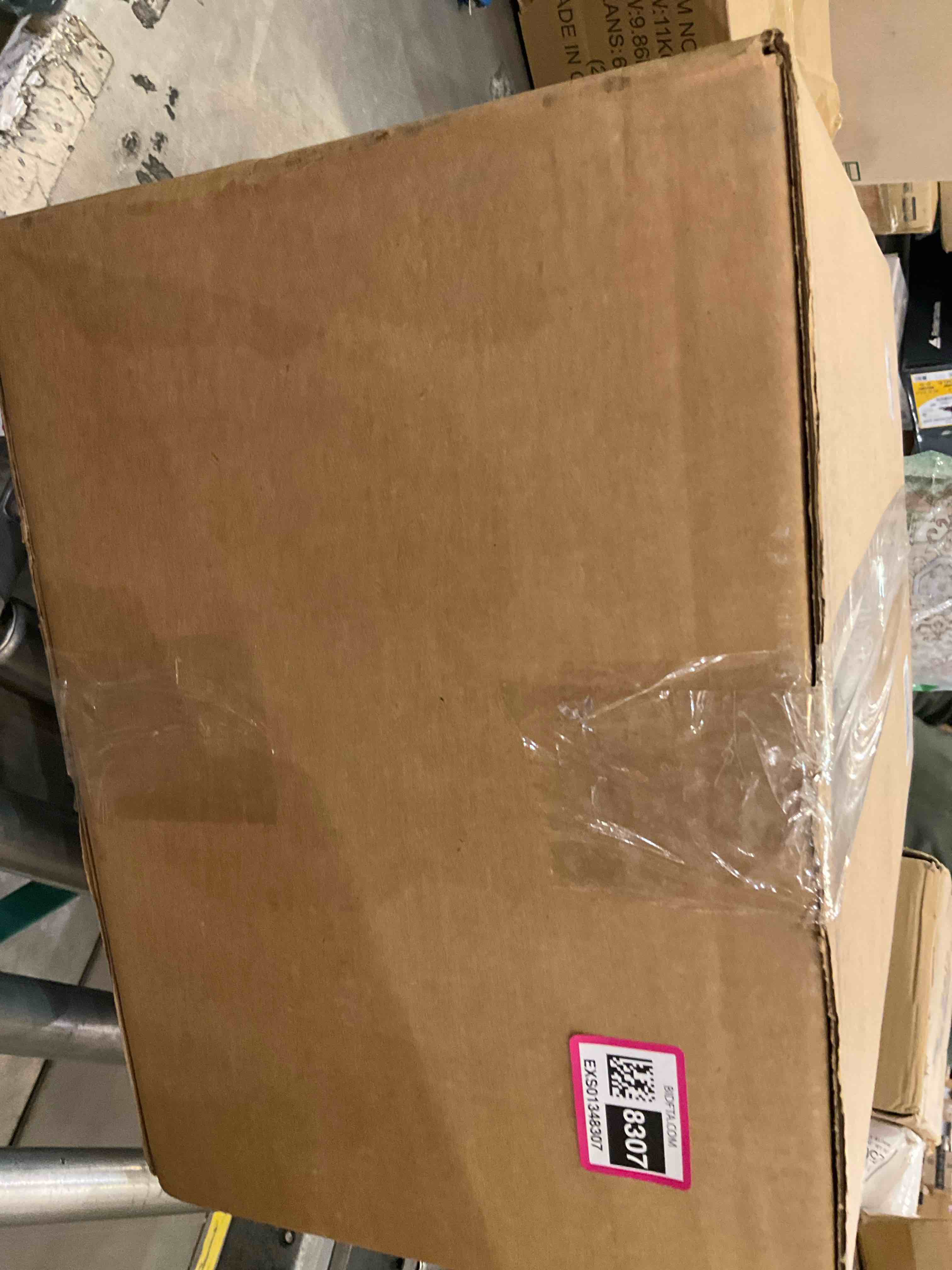 https://s3.amazonaws.com/lotting-images-prod/BargainHunt/EXS01348307_1710960375843.jpeg