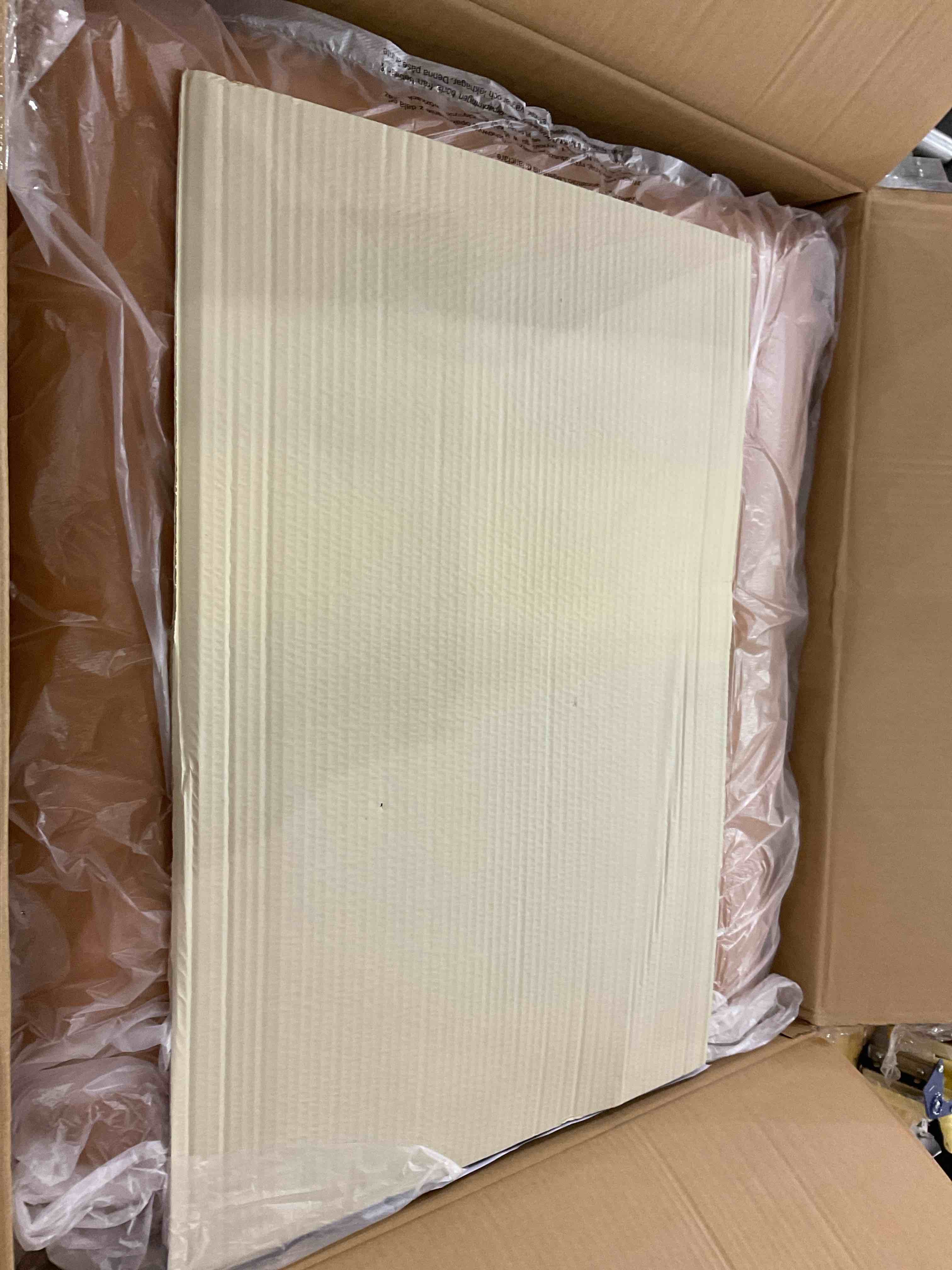 https://s3.amazonaws.com/lotting-images-prod/BargainHunt/EXS01348512_1709747507672.jpeg
