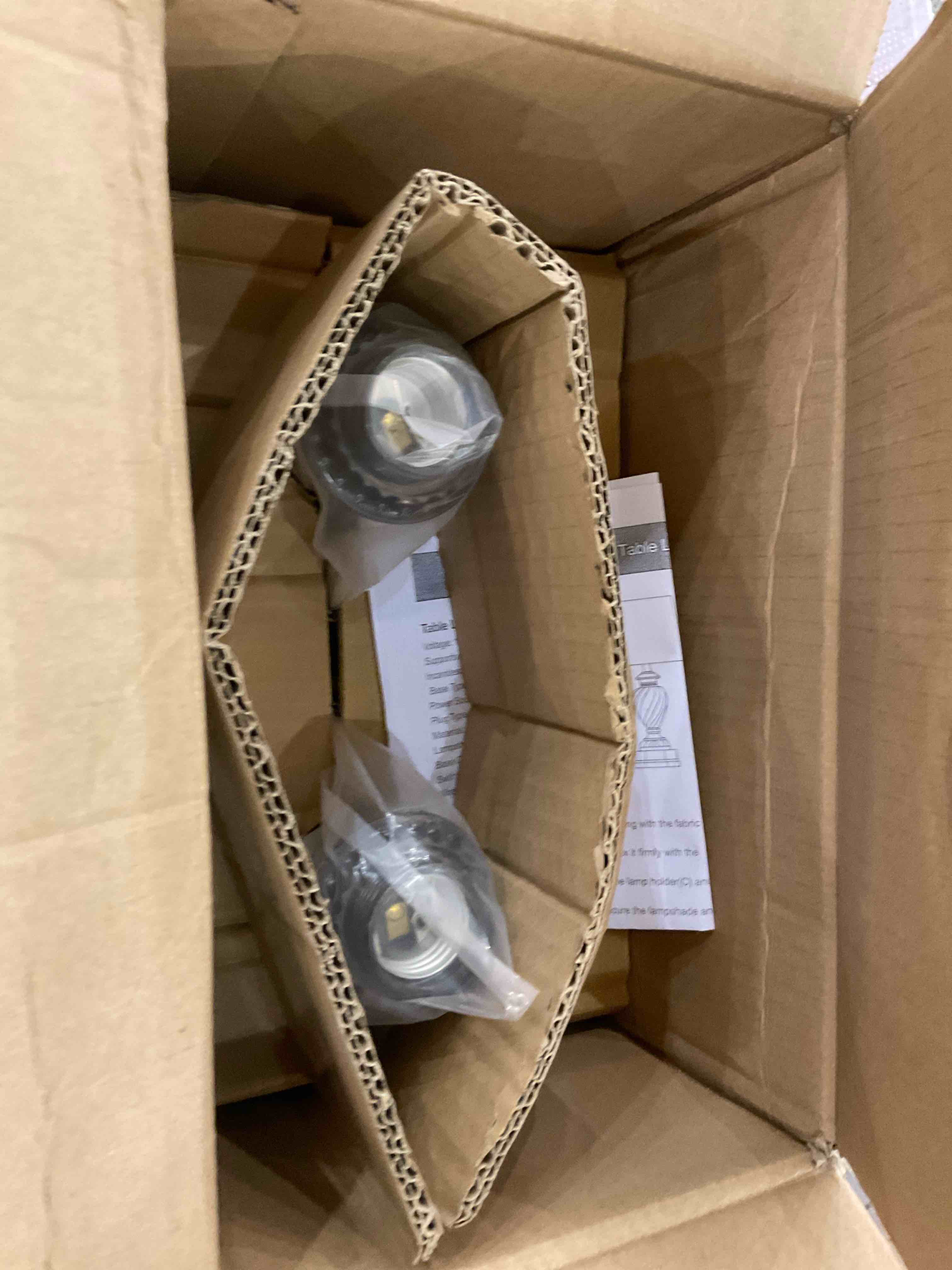 https://s3.amazonaws.com/lotting-images-prod/BargainHunt/EXS01348647_1709834833018.jpeg