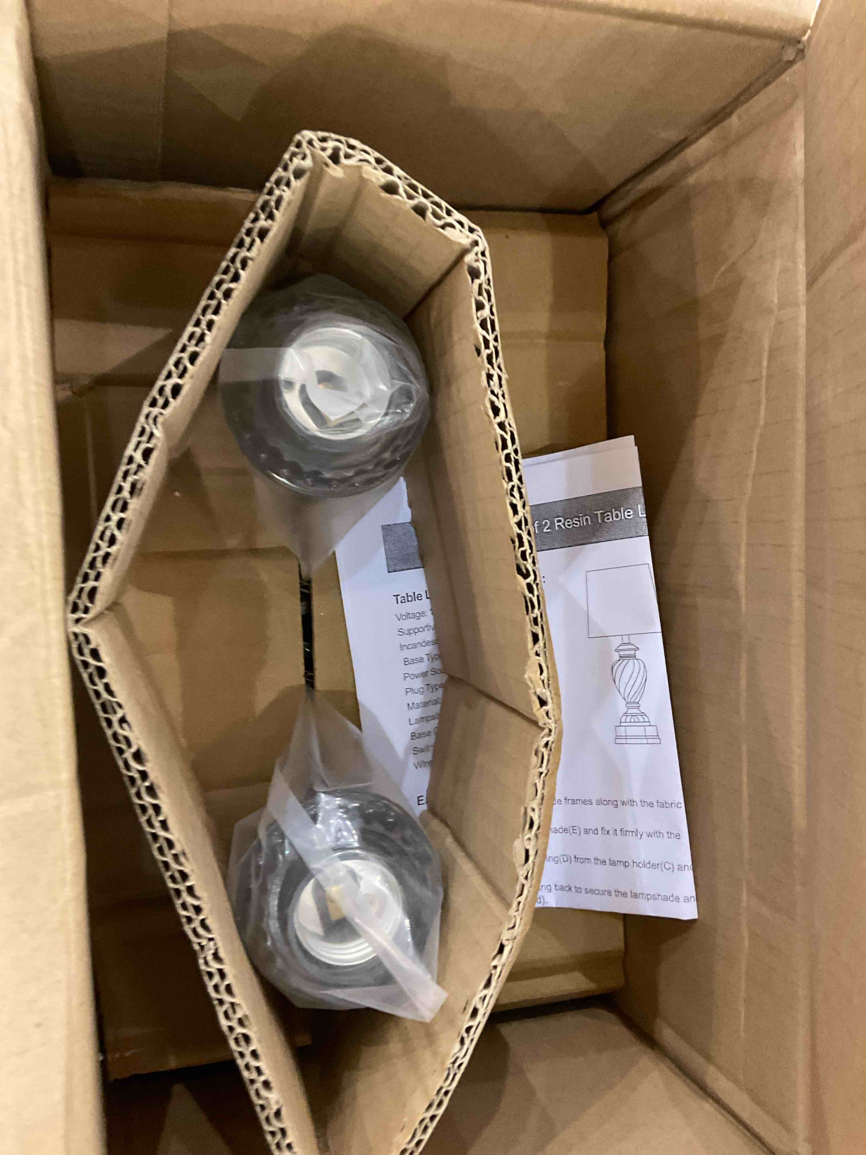 https://s3.amazonaws.com/lotting-images-prod/BargainHunt/EXS01348647_1709834833948.jpeg