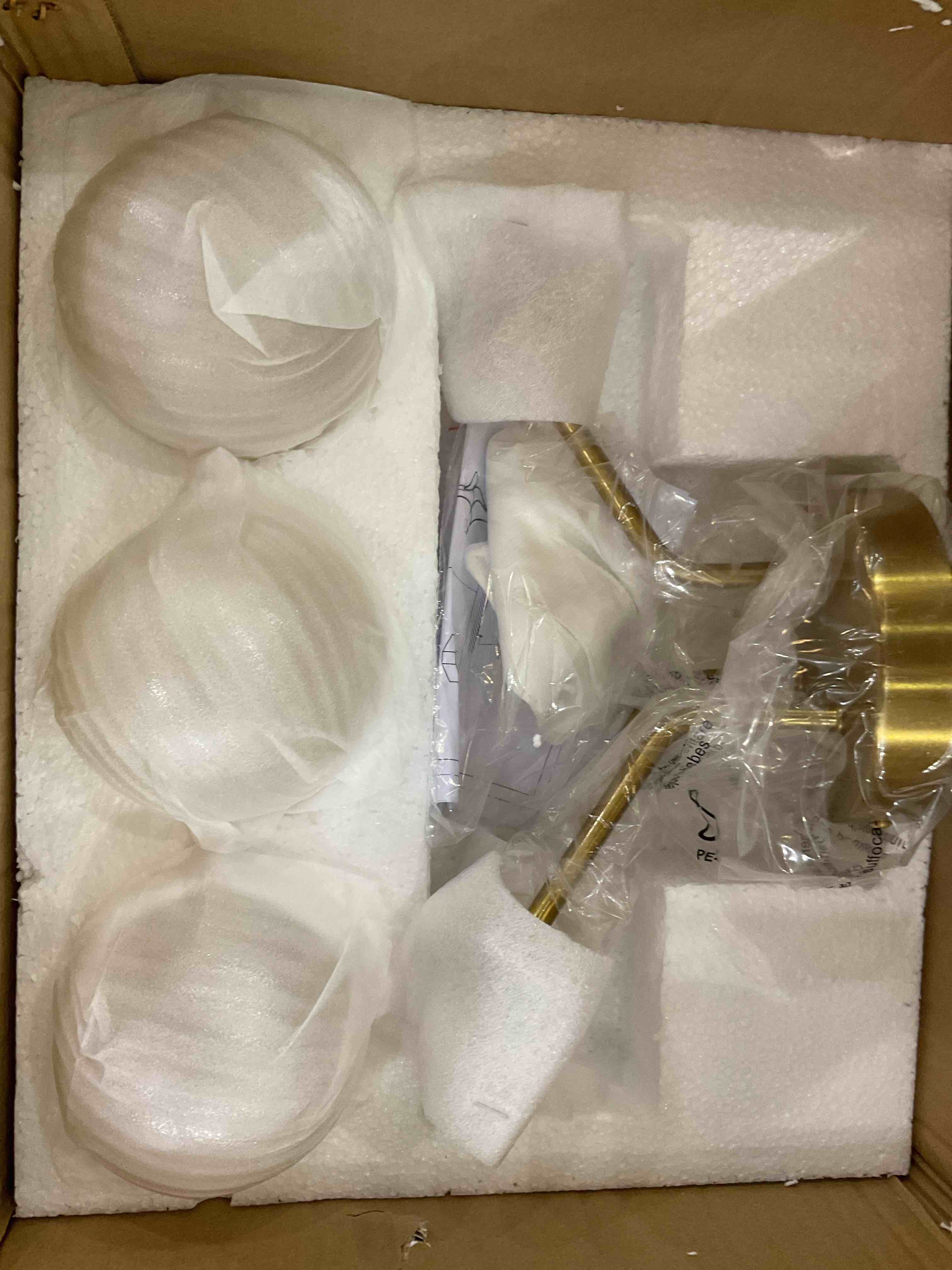 https://s3.amazonaws.com/lotting-images-prod/BargainHunt/EXS01348677_1709842636026.jpeg