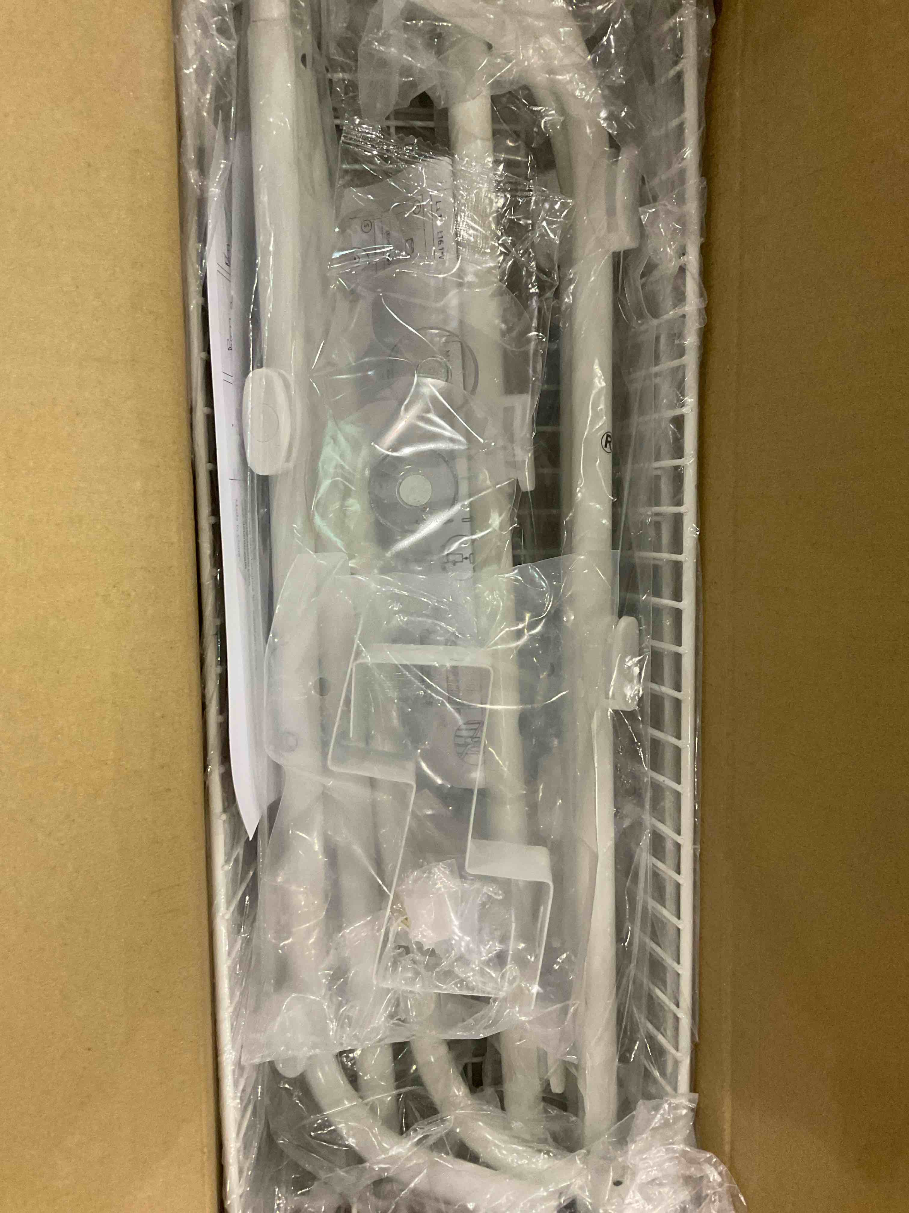 https://s3.amazonaws.com/lotting-images-prod/BargainHunt/EXS01348685_1709901009097.jpeg