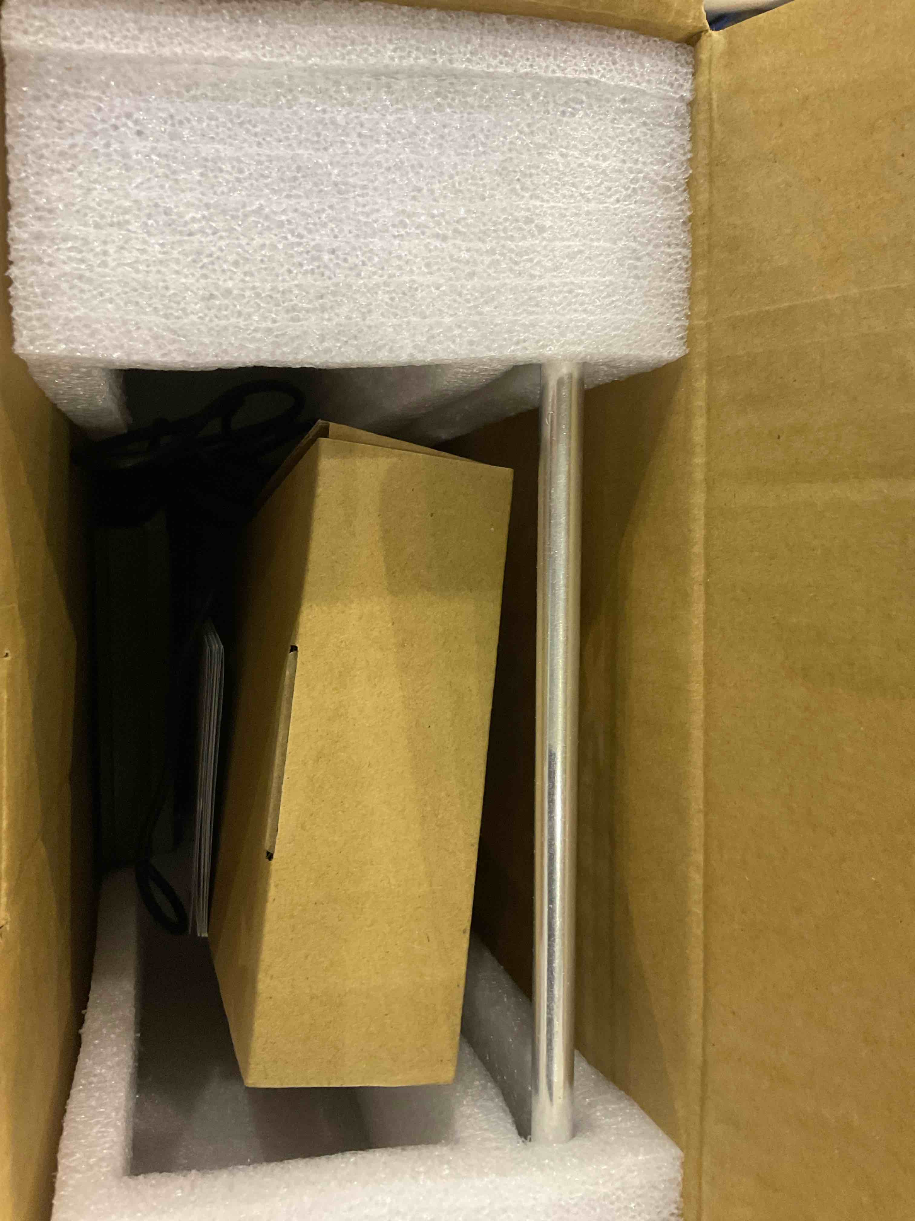 https://s3.amazonaws.com/lotting-images-prod/BargainHunt/EXS01348903_1710244791381.jpeg