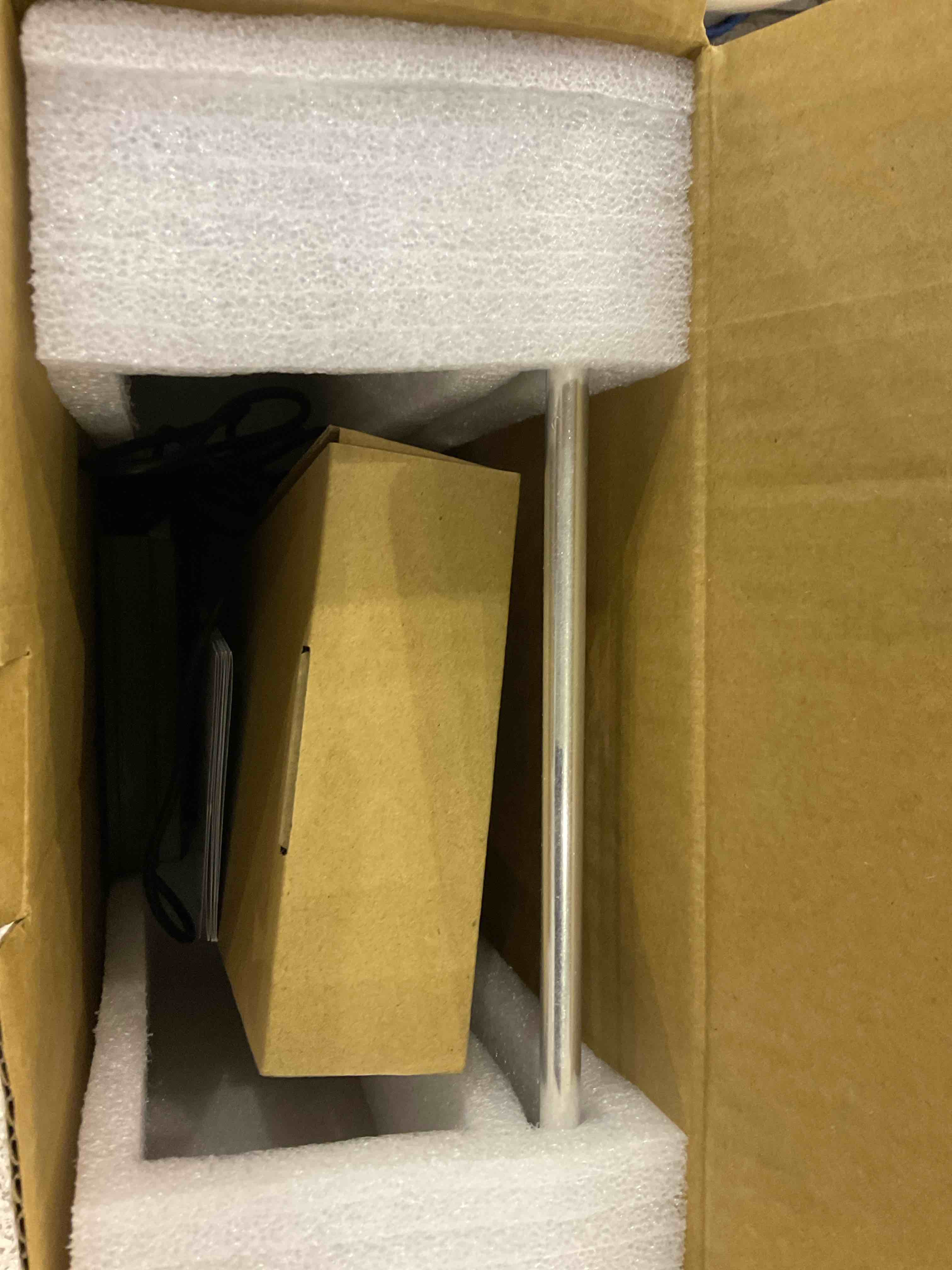 https://s3.amazonaws.com/lotting-images-prod/BargainHunt/EXS01348903_1710244792210.jpeg