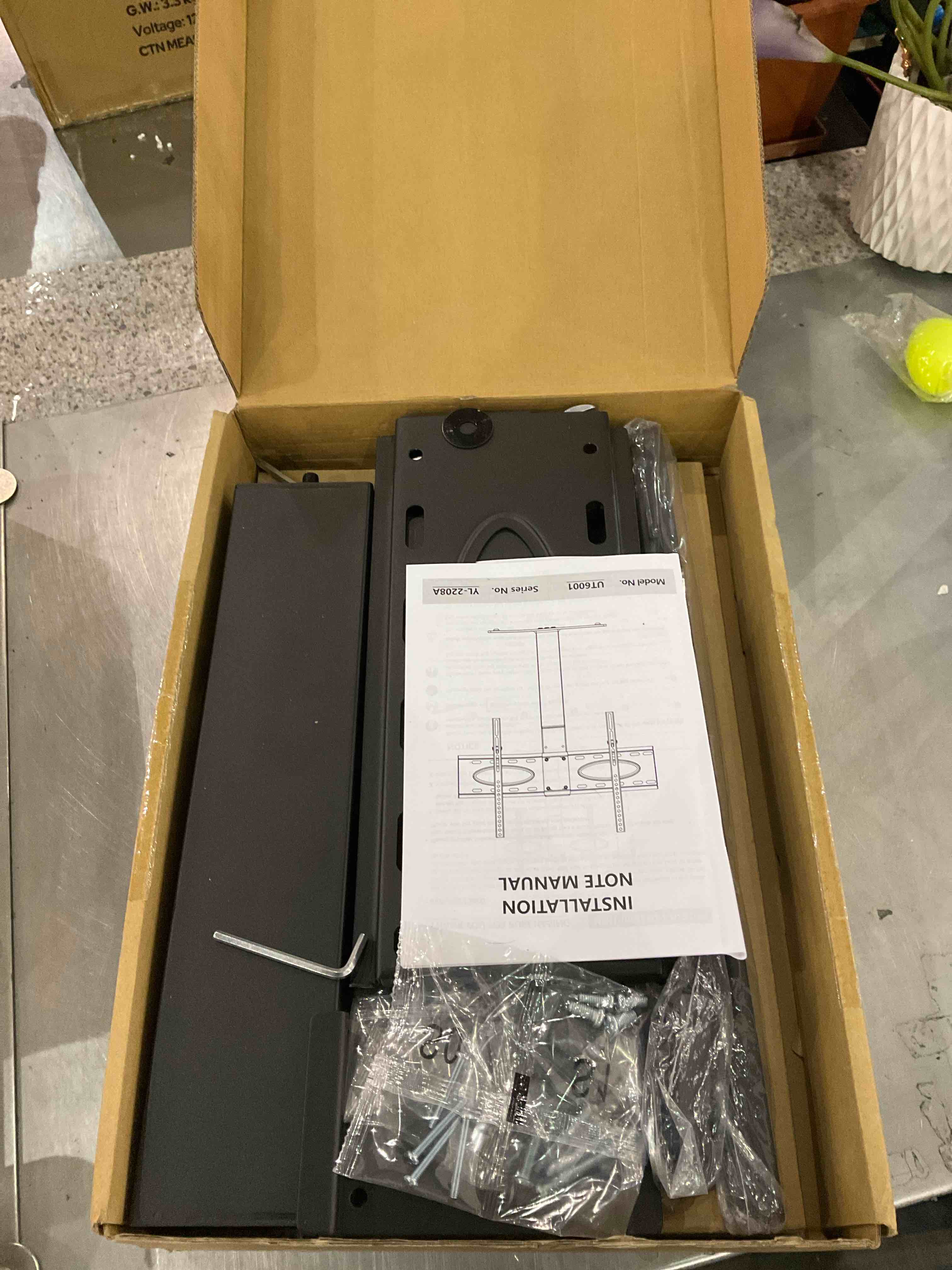 https://s3.amazonaws.com/lotting-images-prod/BargainHunt/EXS01349064_1710331976730.jpeg