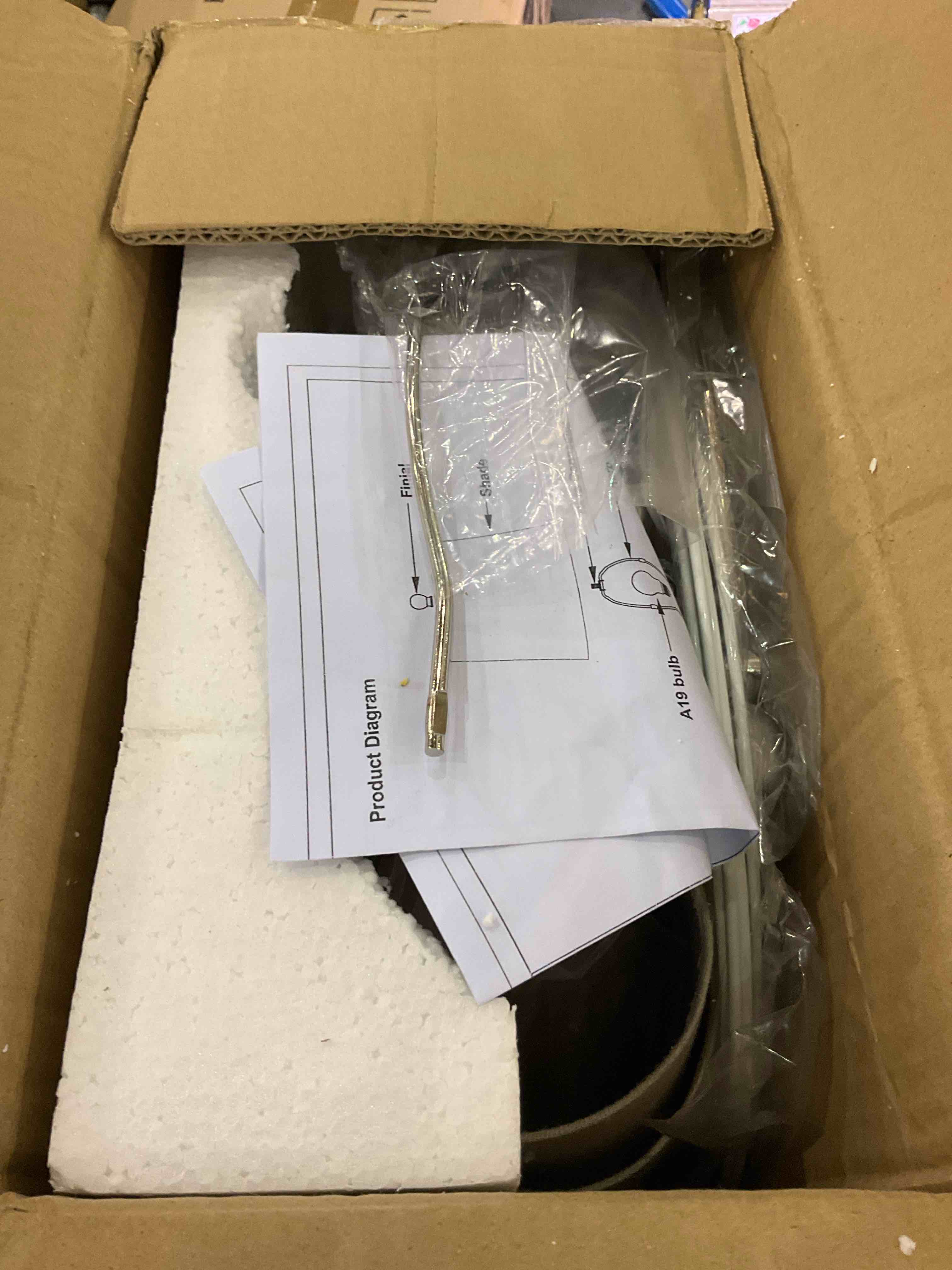https://s3.amazonaws.com/lotting-images-prod/BargainHunt/EXS01349239_1710425820456.jpeg
