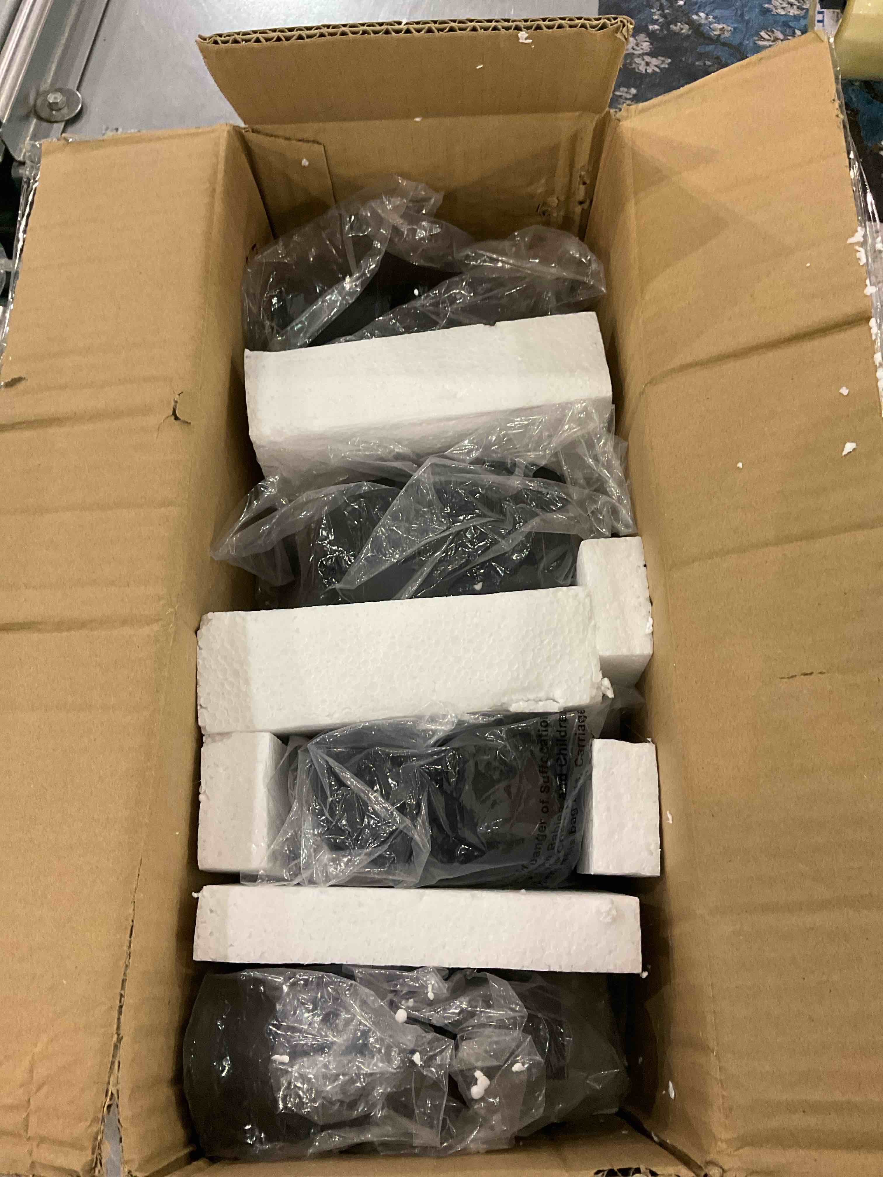 https://s3.amazonaws.com/lotting-images-prod/BargainHunt/EXS01349422_1710505141694.jpeg