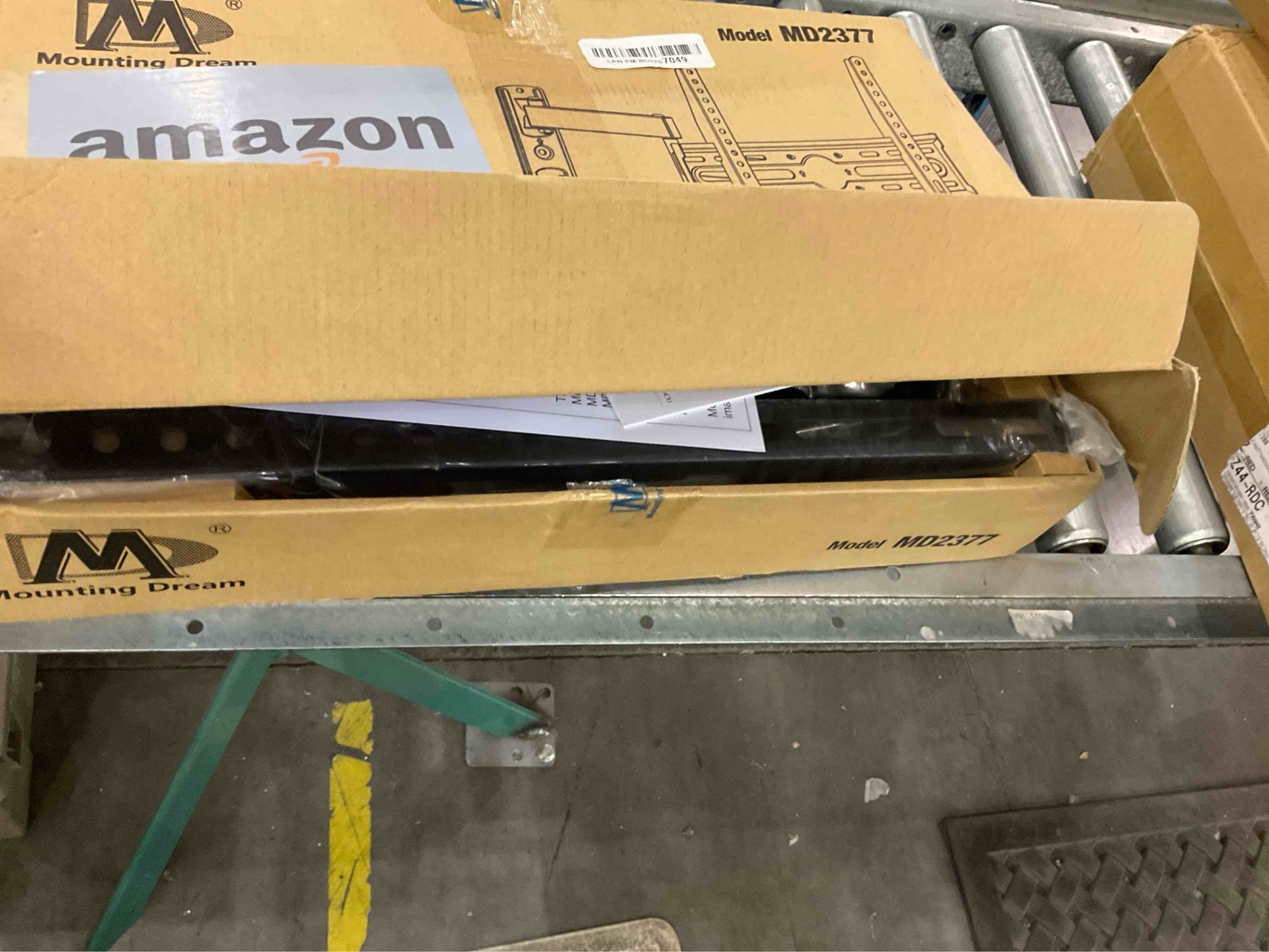 https://s3.amazonaws.com/lotting-images-prod/BargainHunt/EXS01350060_1718903159189.jpeg
