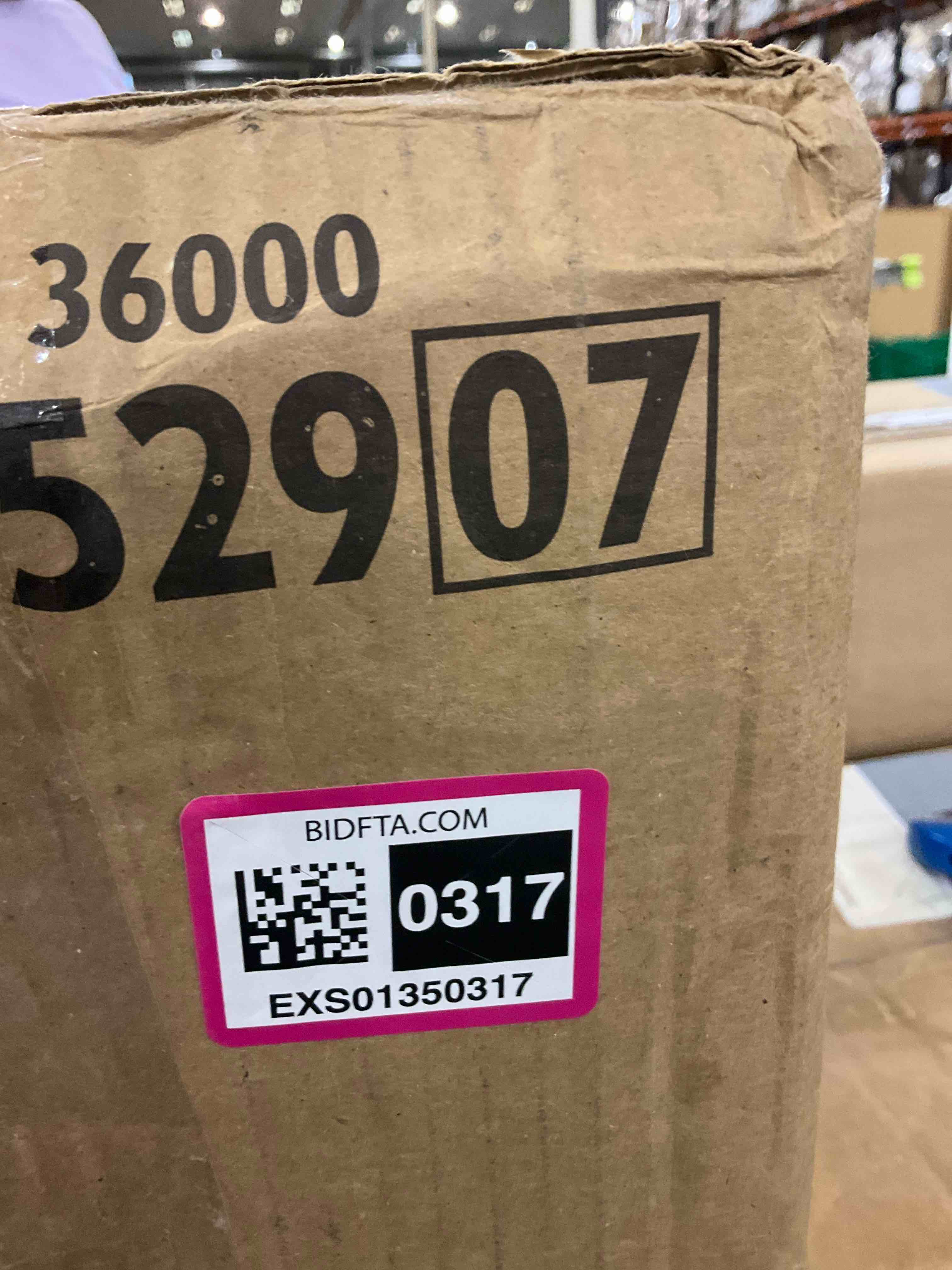 https://s3.amazonaws.com/lotting-images-prod/BargainHunt/EXS01350317_1719402769816.jpeg