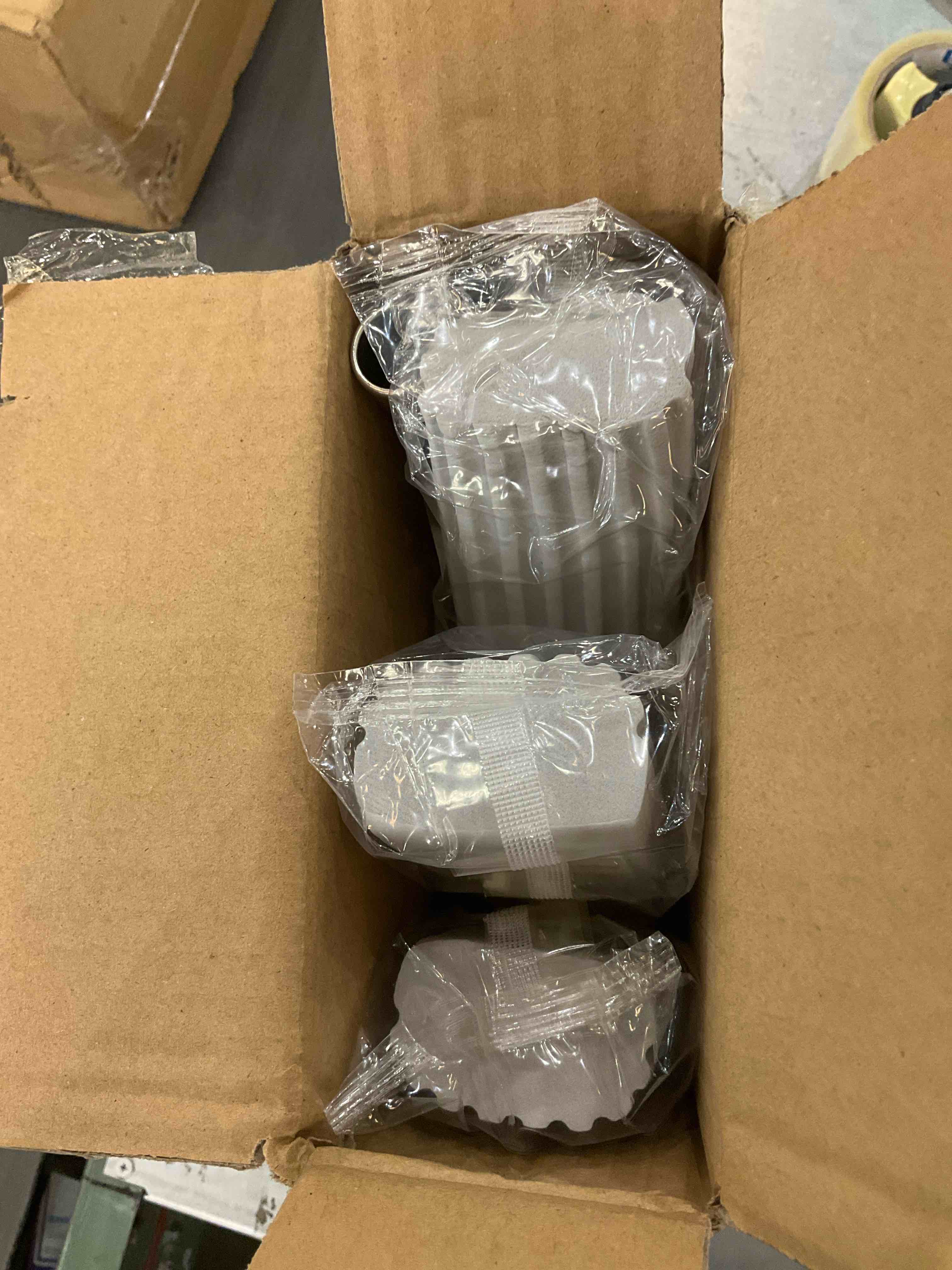 https://s3.amazonaws.com/lotting-images-prod/BargainHunt/EXS01350527_1711392537520.jpeg