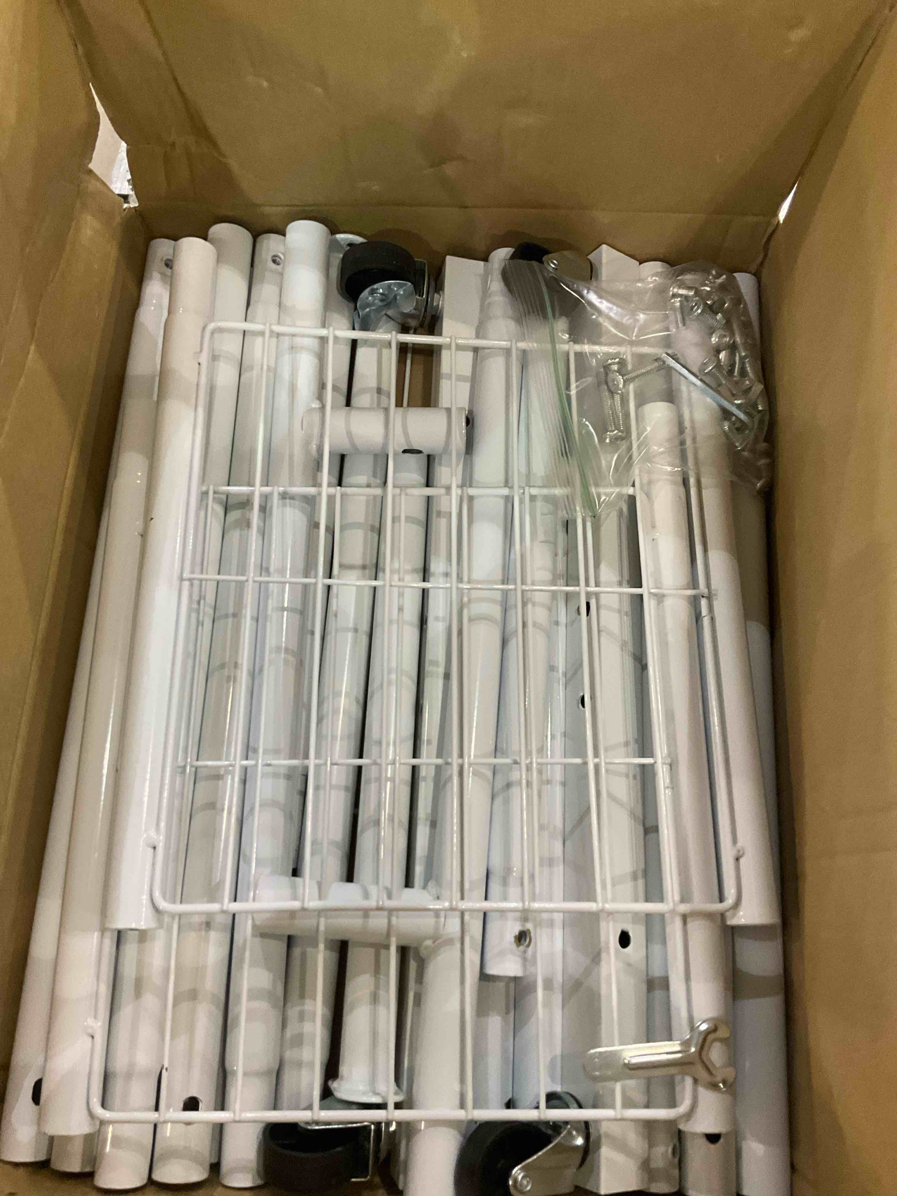 https://s3.amazonaws.com/lotting-images-prod/BargainHunt/EXS01350550_1711460995204.jpeg