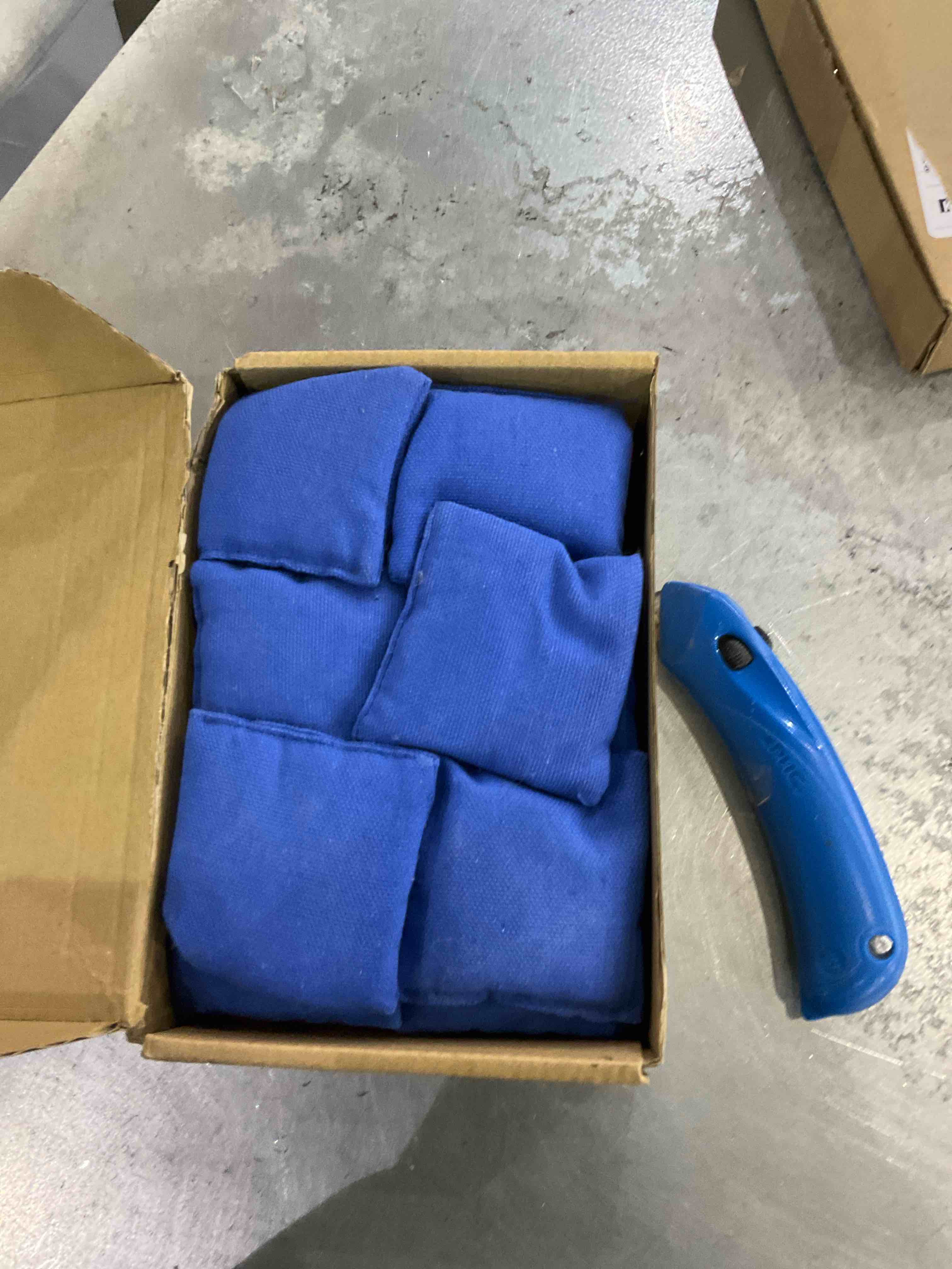 https://s3.amazonaws.com/lotting-images-prod/BargainHunt/EXS01350695_1711541251268.jpeg