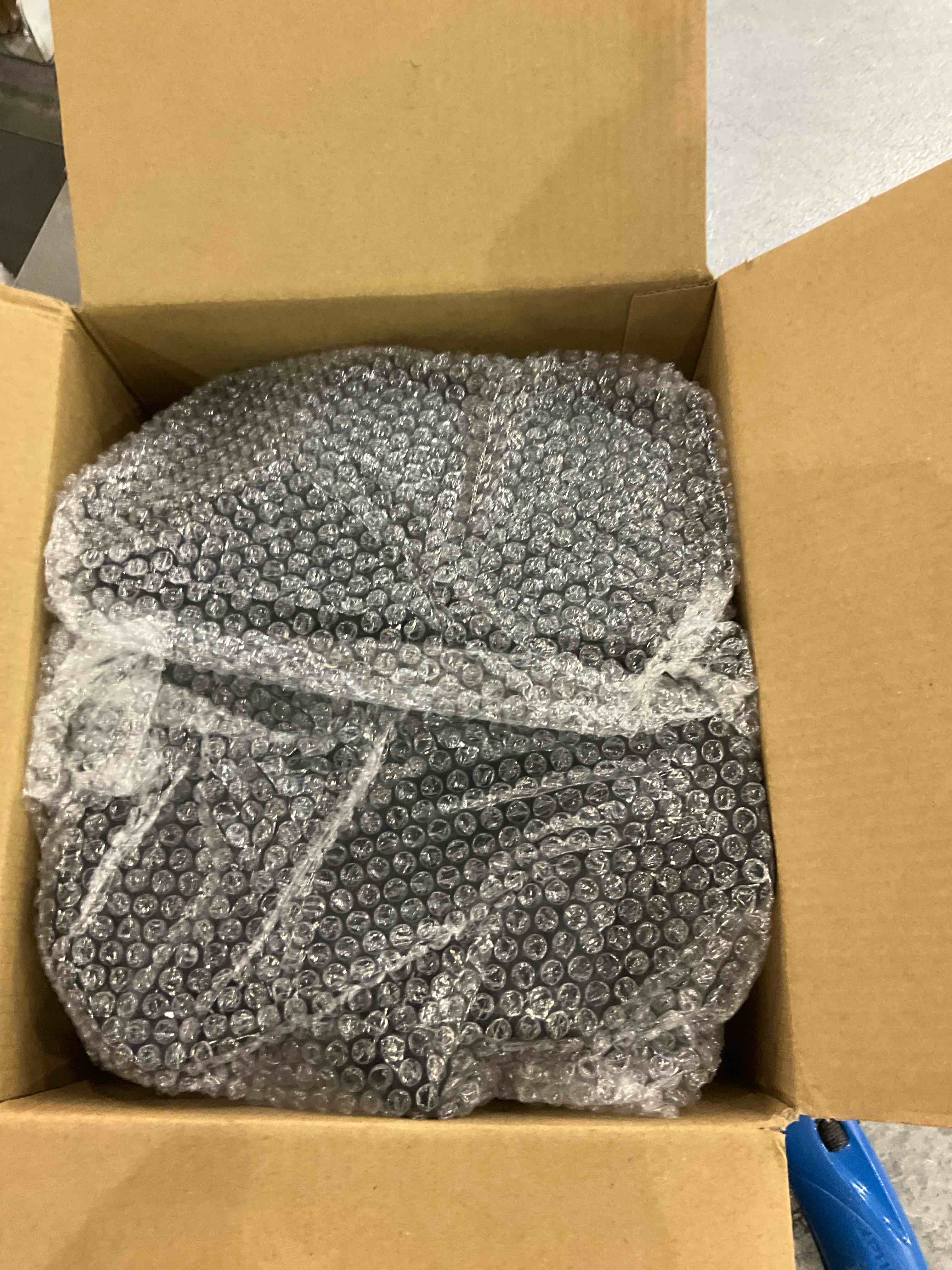 https://s3.amazonaws.com/lotting-images-prod/BargainHunt/EXS01350696_1711541379888.jpeg