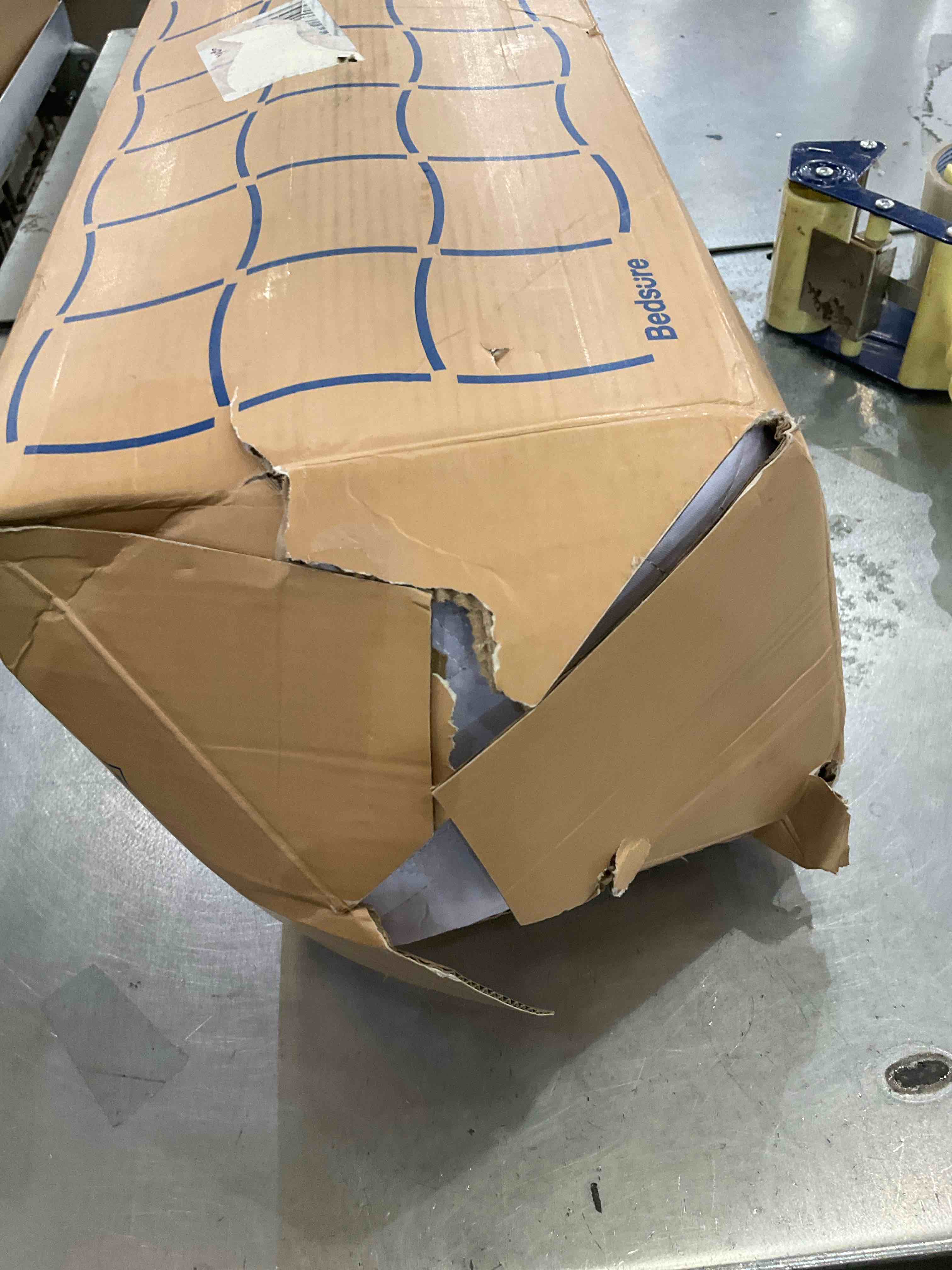 https://s3.amazonaws.com/lotting-images-prod/BargainHunt/EXS01350726_1711552796575.jpeg