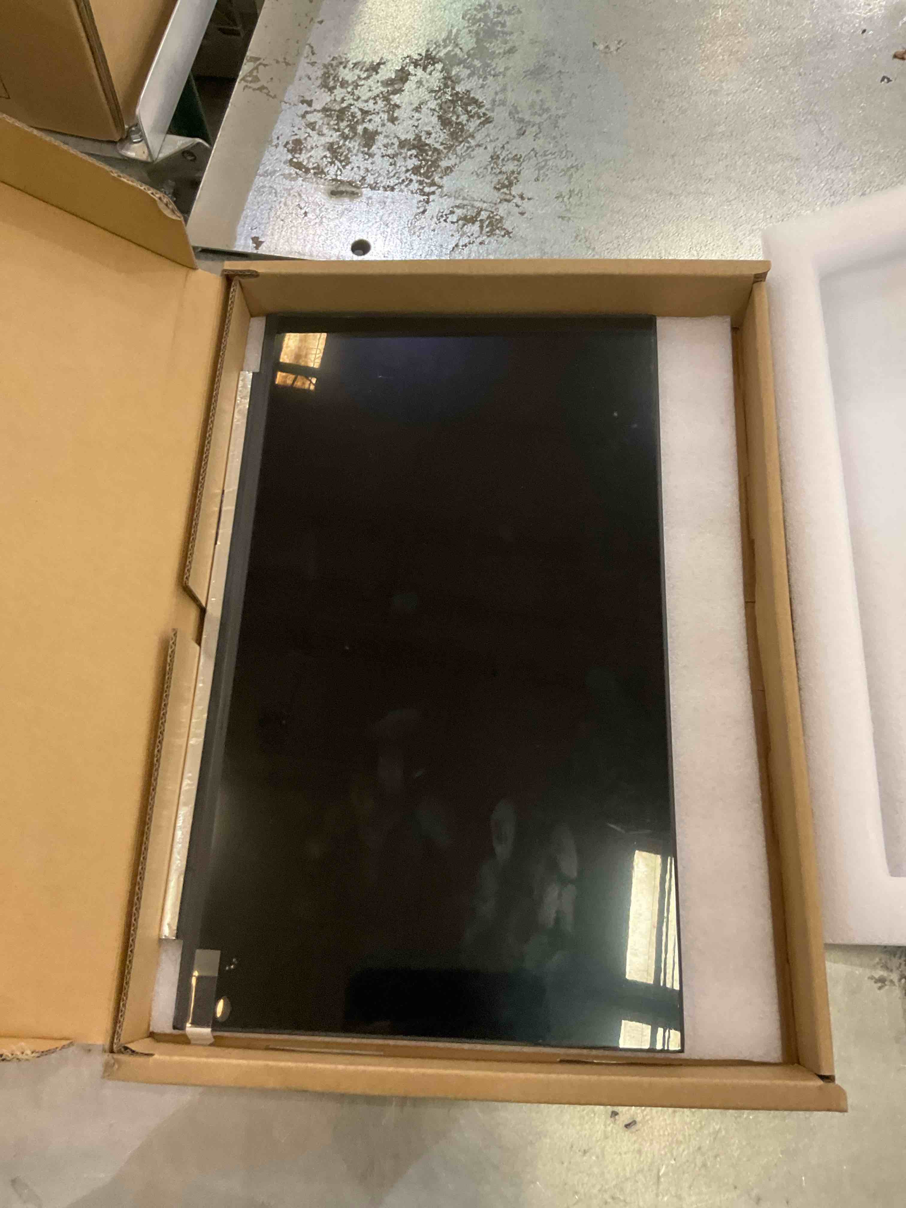 https://s3.amazonaws.com/lotting-images-prod/BargainHunt/EXS01350734_1711553455184.jpeg