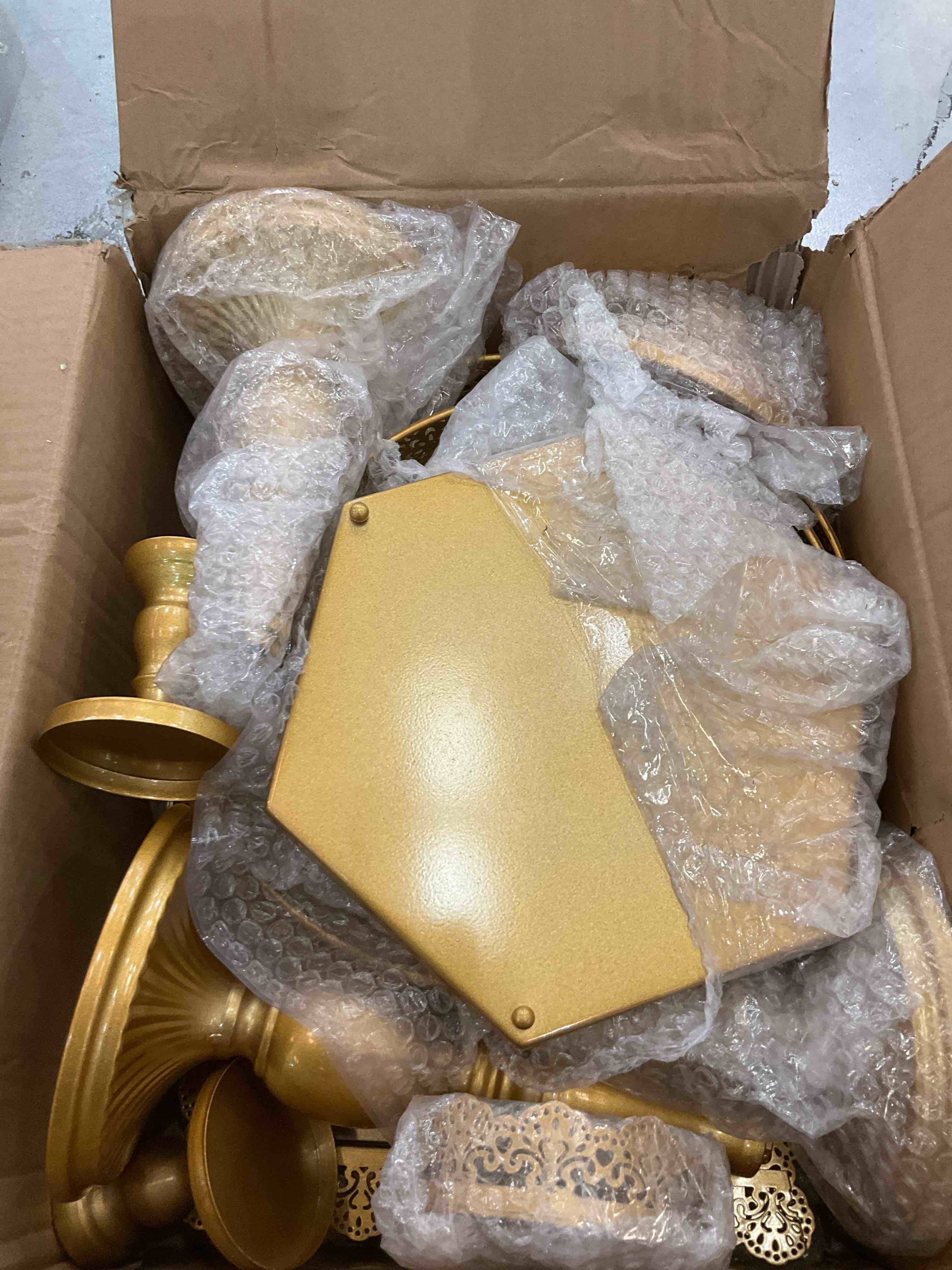 https://s3.amazonaws.com/lotting-images-prod/BargainHunt/EXS01350758_1711558939308.jpeg