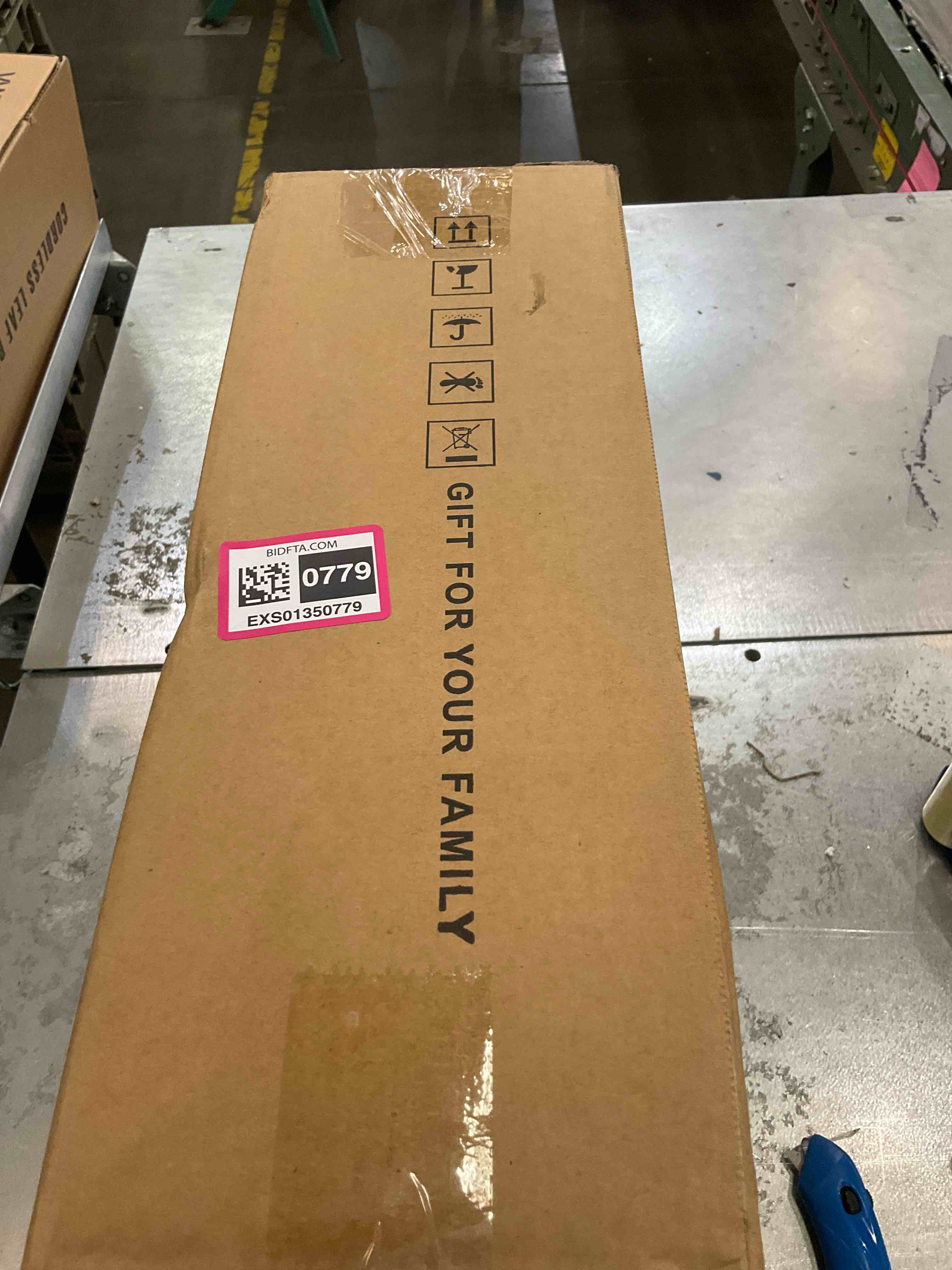 https://s3.amazonaws.com/lotting-images-prod/BargainHunt/EXS01350779_1711560517763.jpeg