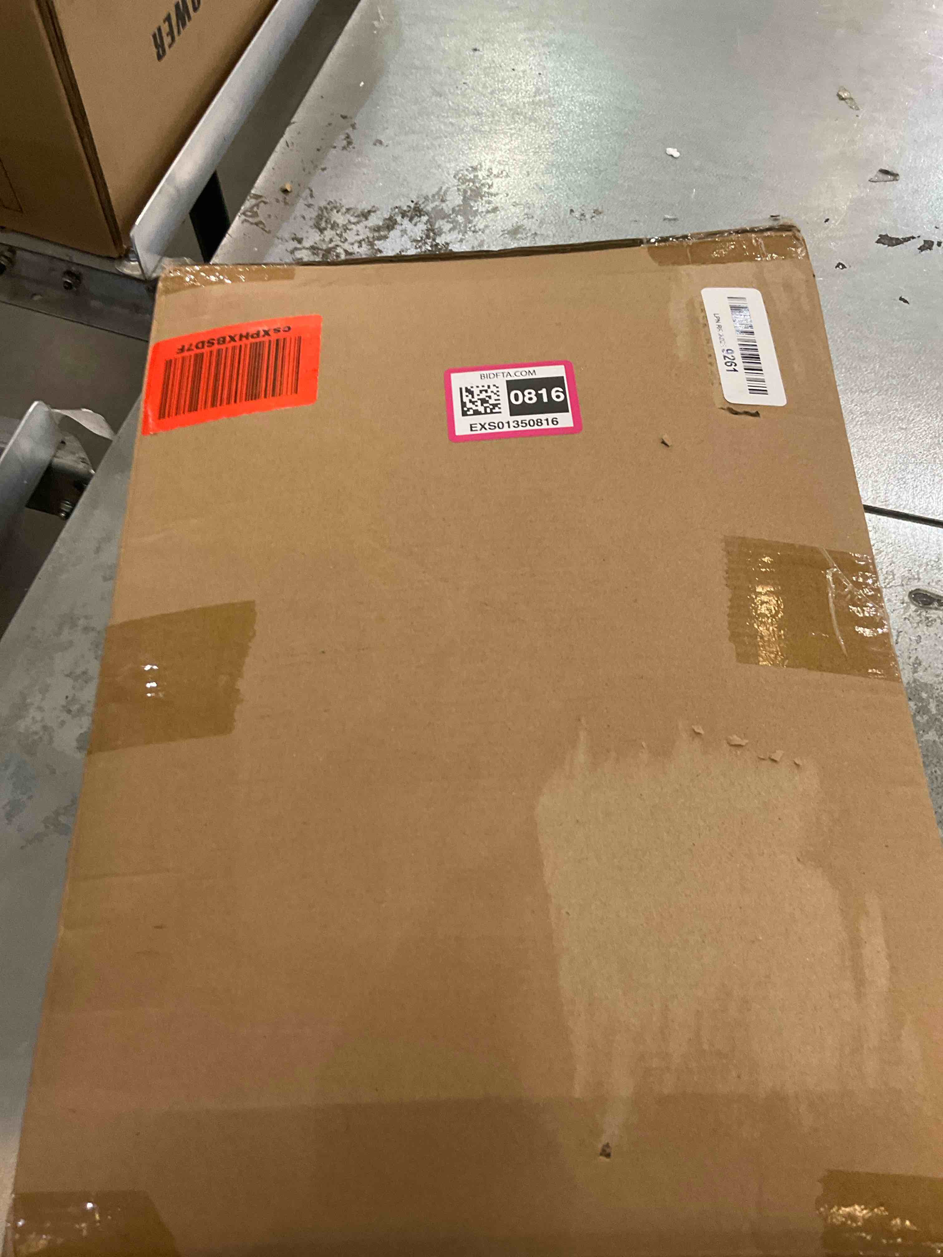 https://s3.amazonaws.com/lotting-images-prod/BargainHunt/EXS01350816_1711565825215.jpeg