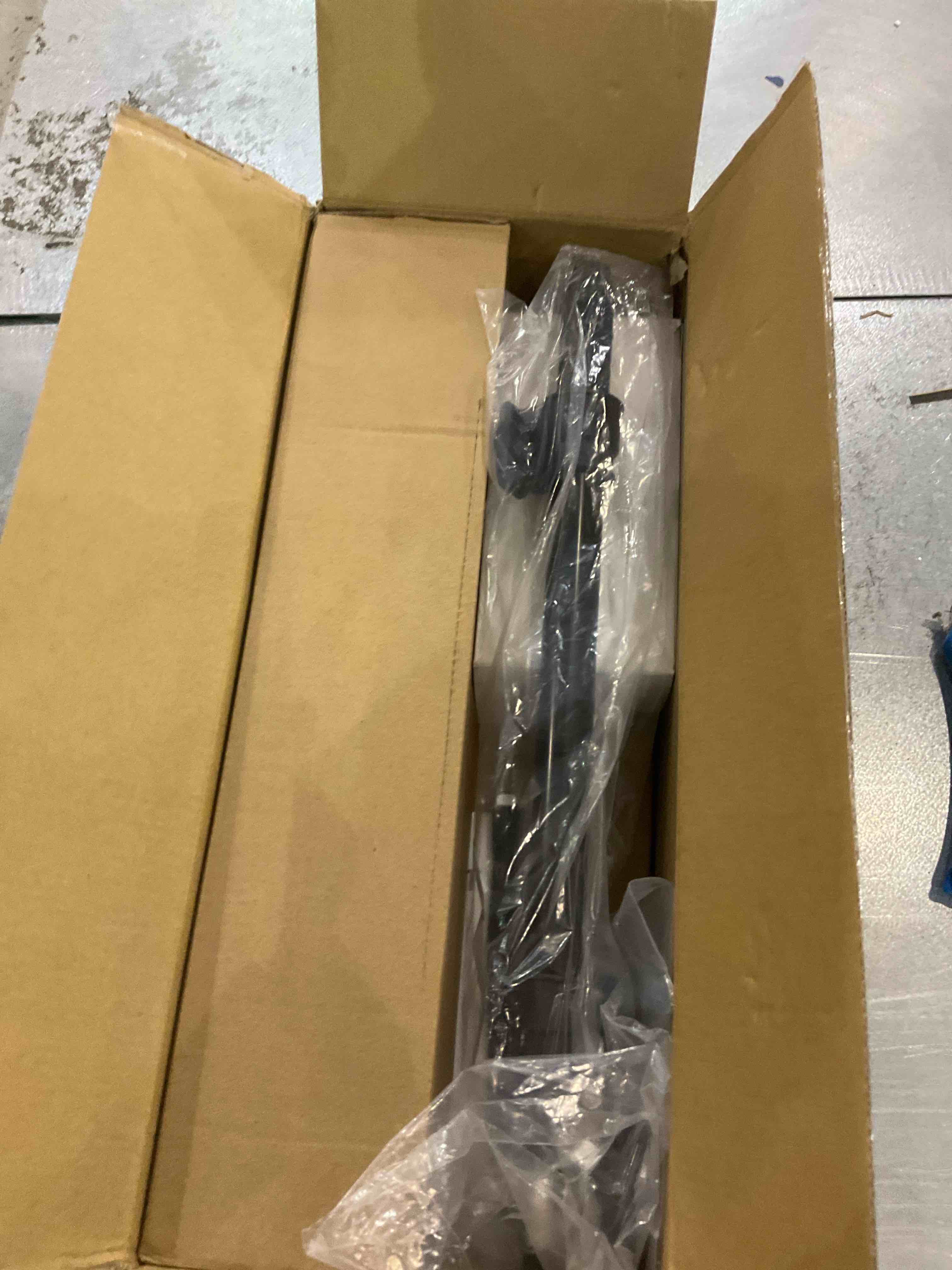 https://s3.amazonaws.com/lotting-images-prod/BargainHunt/EXS01350868_1711628229639.jpeg