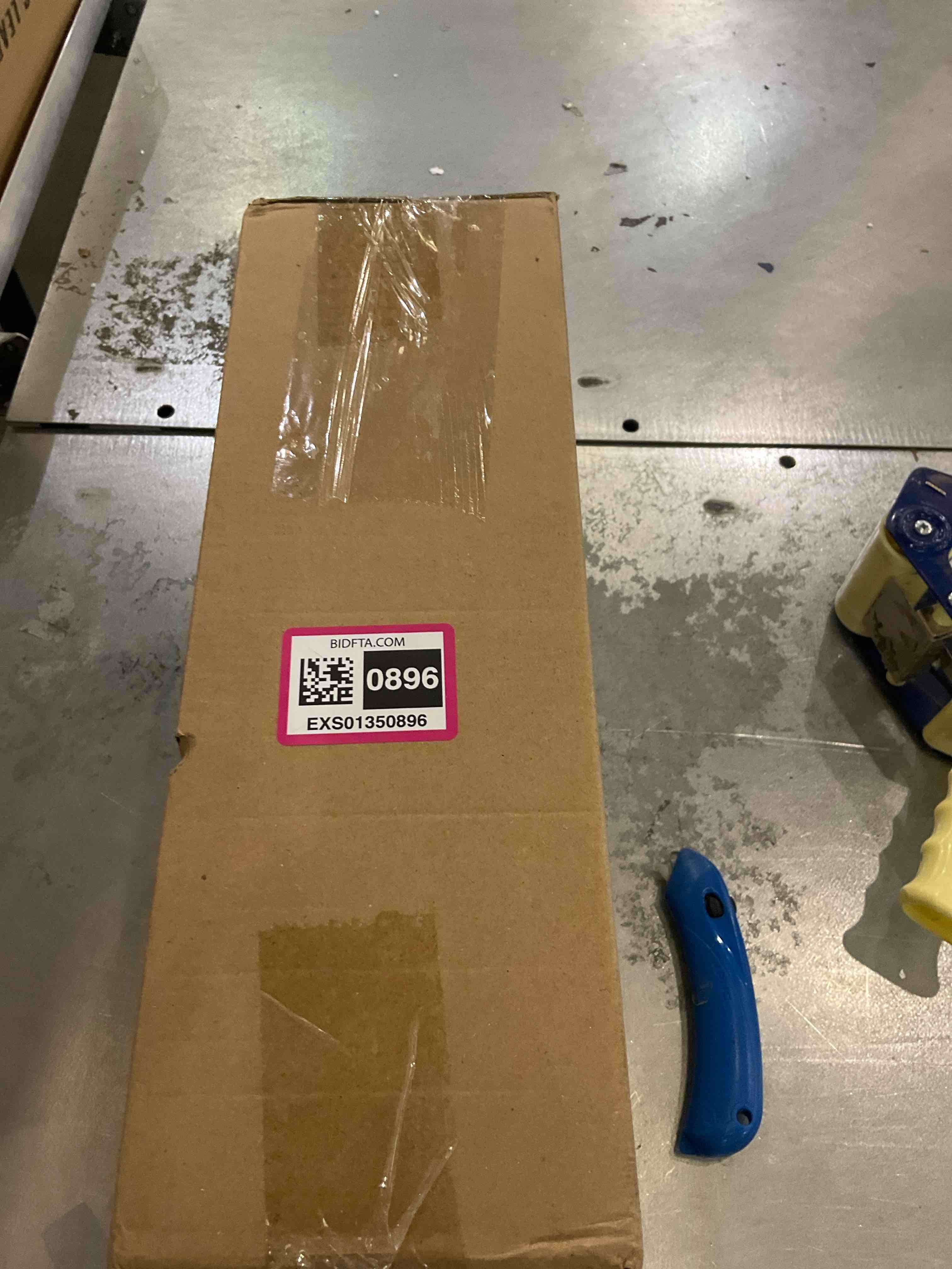 https://s3.amazonaws.com/lotting-images-prod/BargainHunt/EXS01350896_1711632657584.jpeg