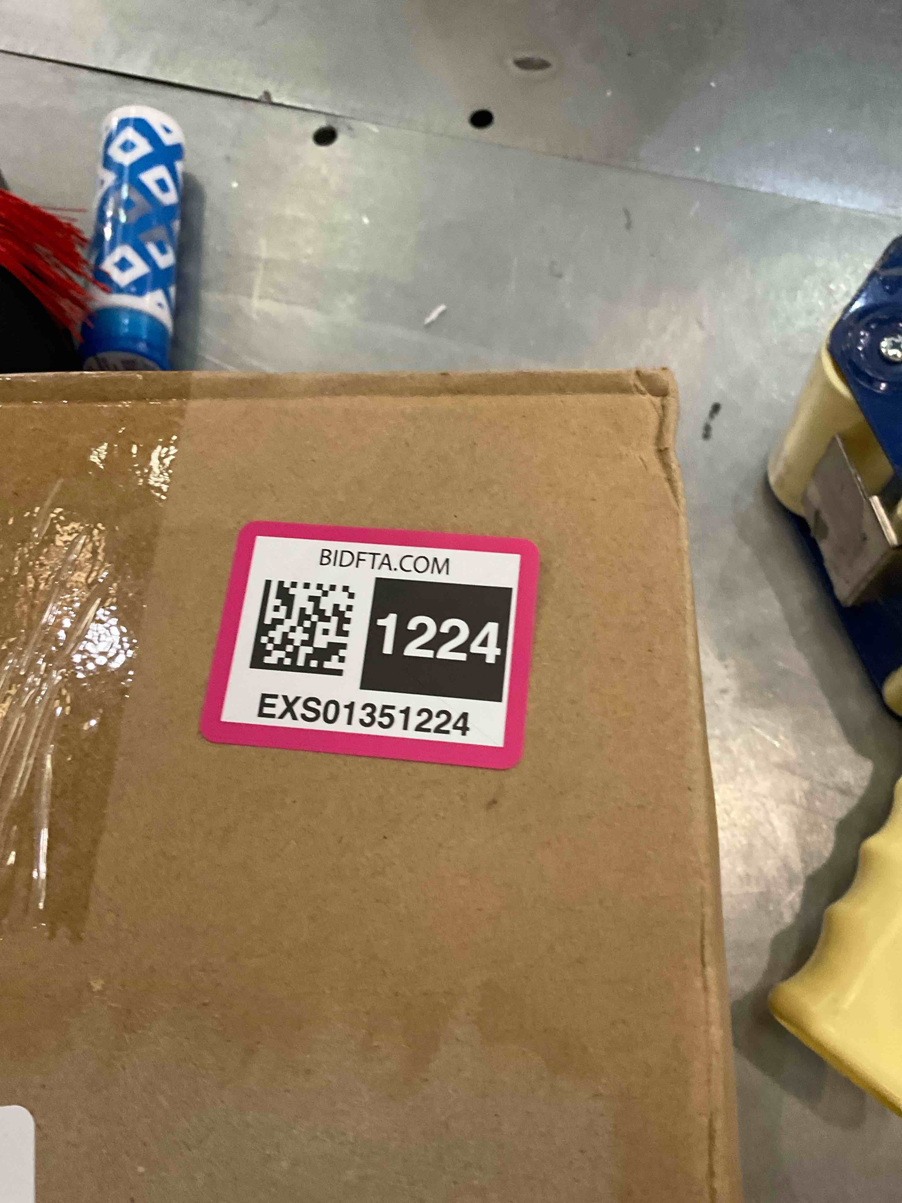 https://s3.amazonaws.com/lotting-images-prod/BargainHunt/EXS01351224_1712689997907.jpeg