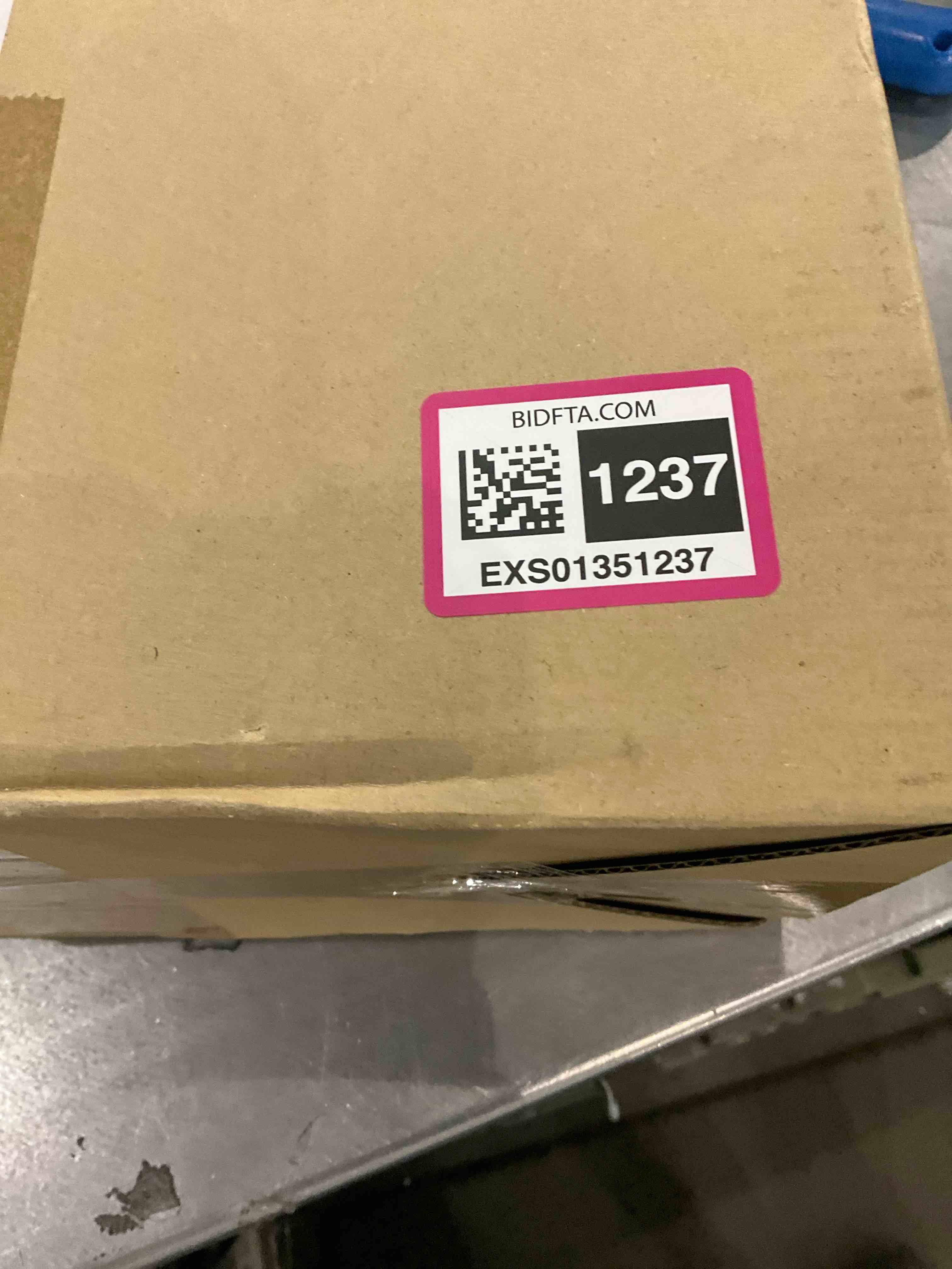 https://s3.amazonaws.com/lotting-images-prod/BargainHunt/EXS01351237_1712748315723.jpeg