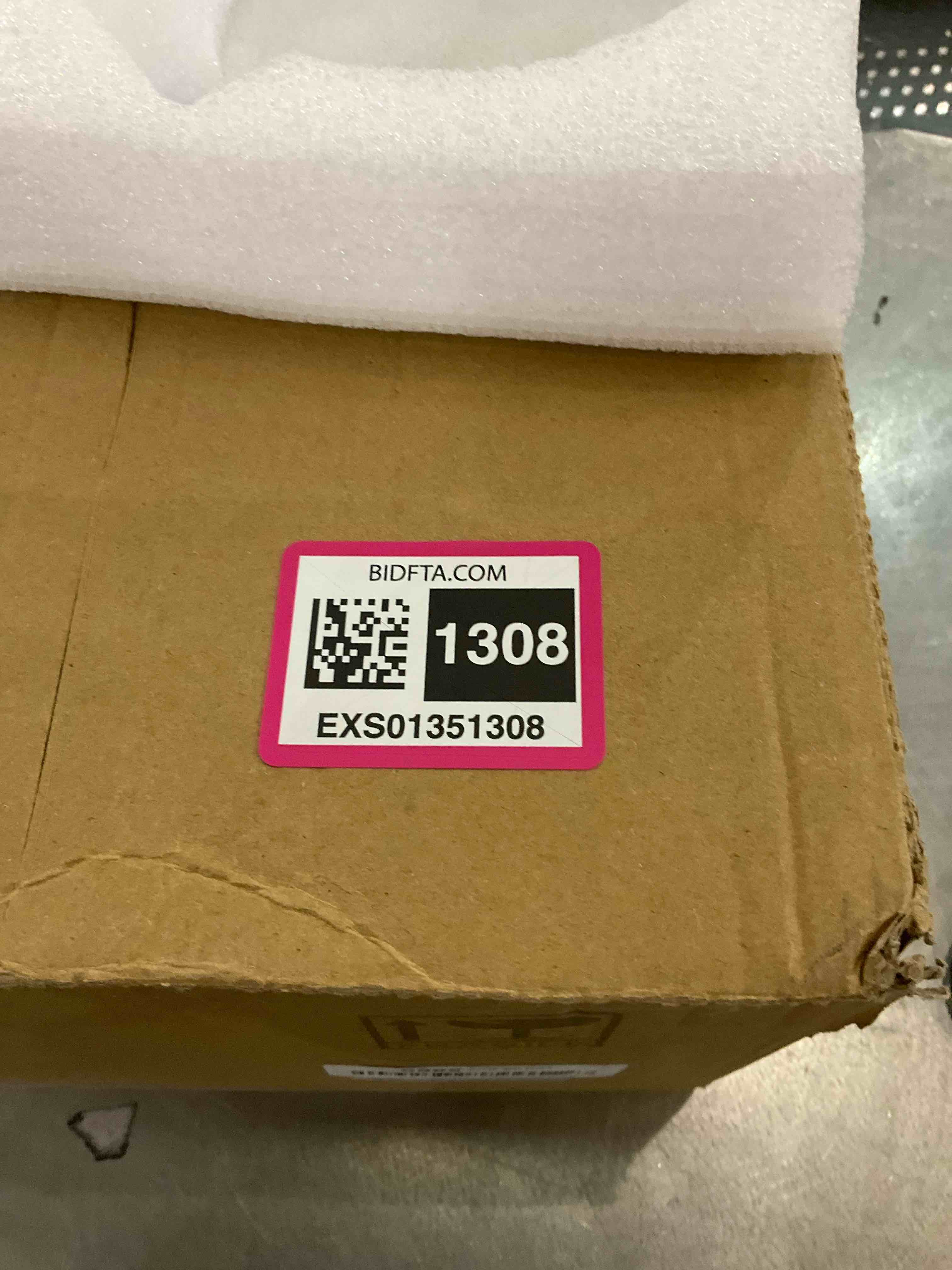 https://s3.amazonaws.com/lotting-images-prod/BargainHunt/EXS01351308_1712762054776.jpeg
